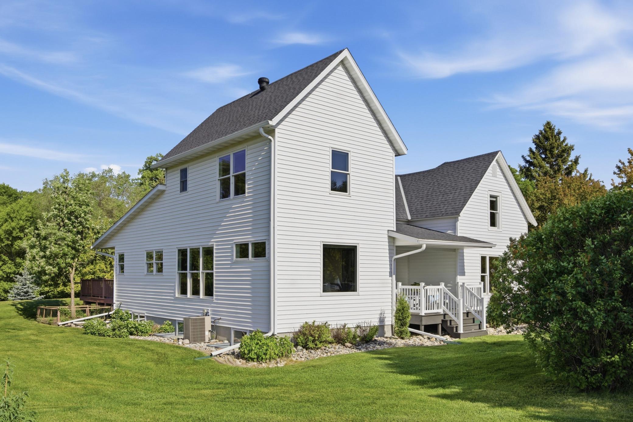 1323 S River Drive, Moorhead MN 56560 - Photo 4 of 58