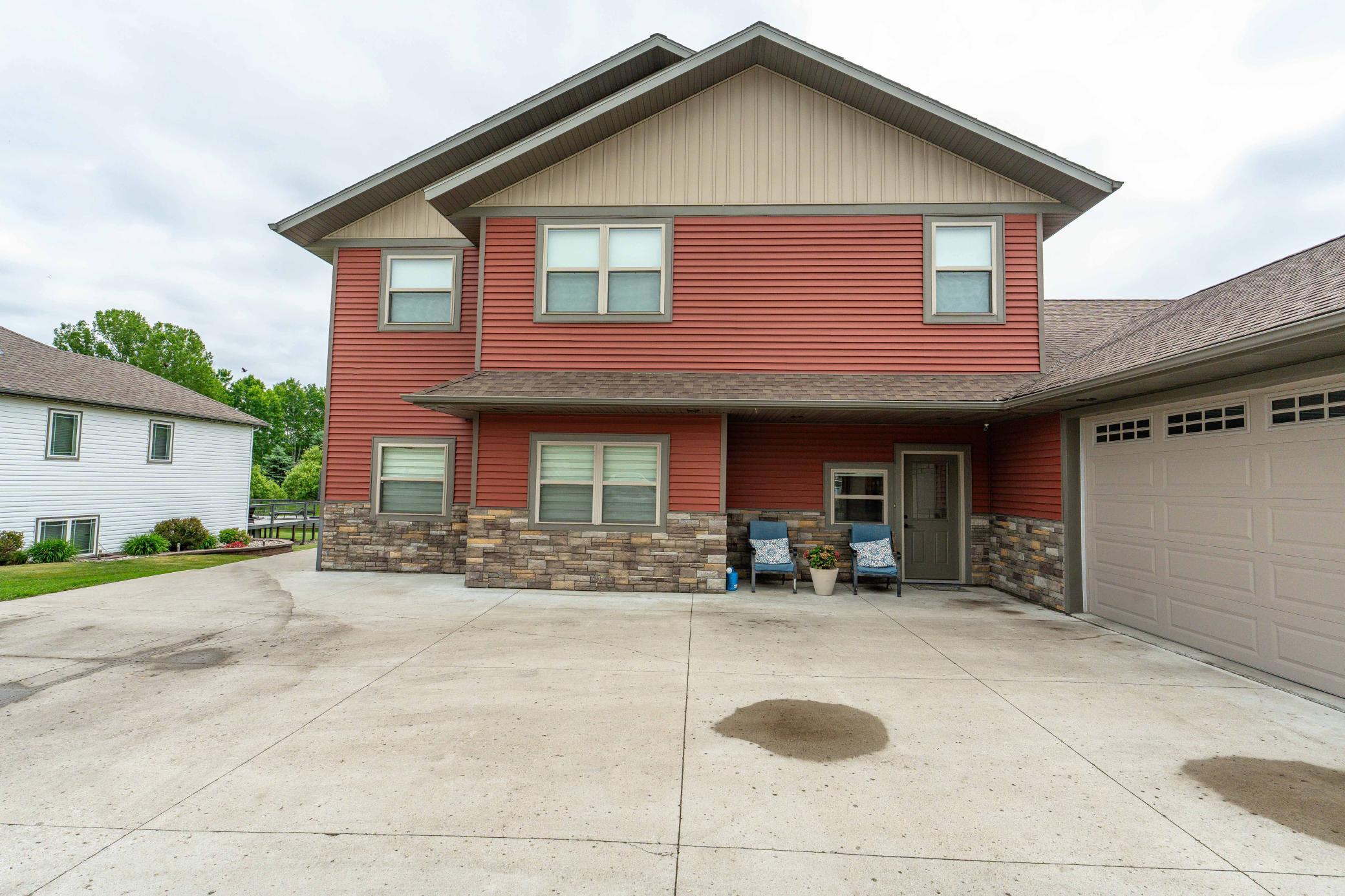 2015 single family home for sale at 1506 Viking Court in Fergus Falls, MN — 5 bed, 4 bath