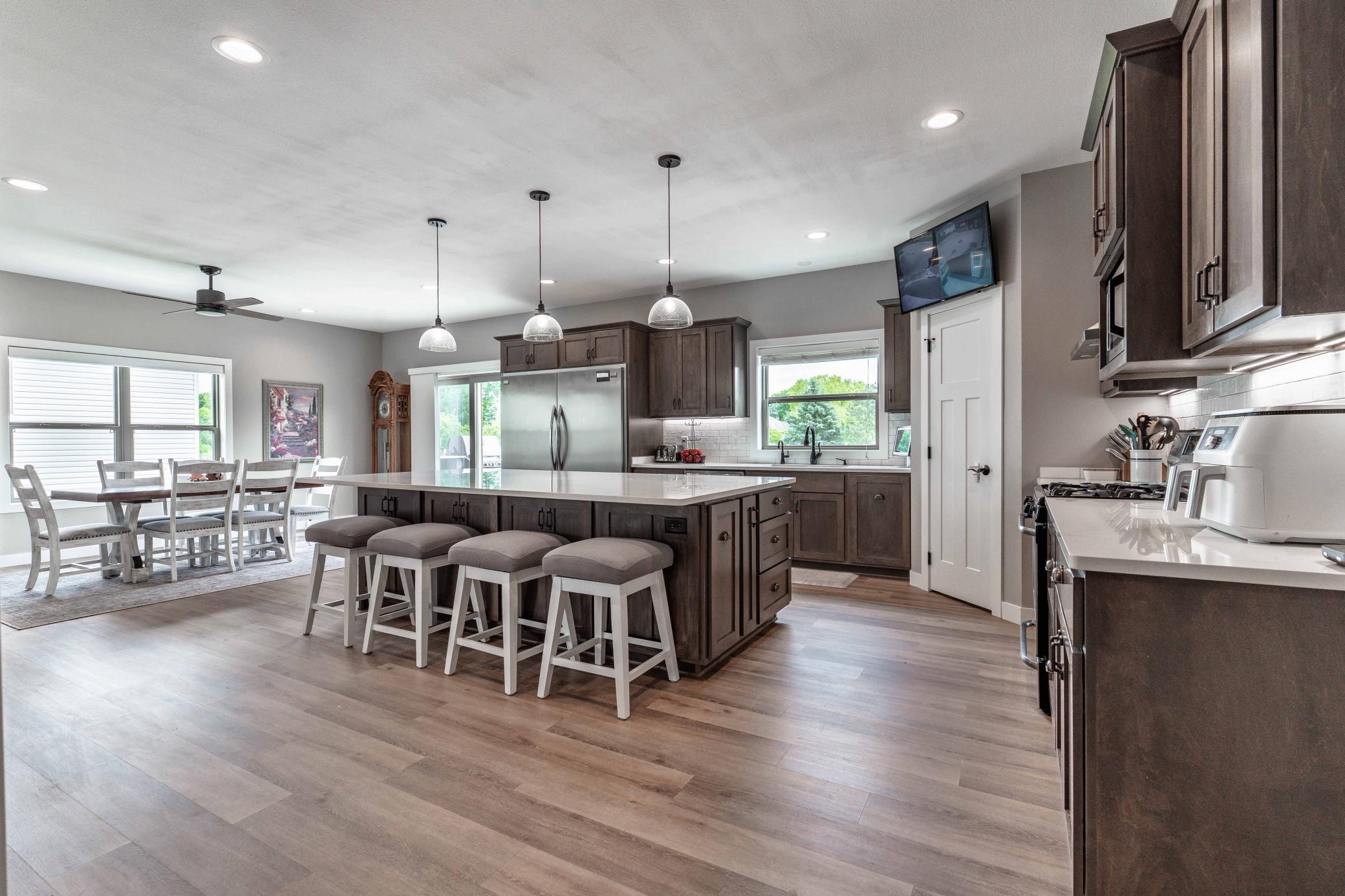 2015 single family home for sale at 1506 Viking Court in Fergus Falls, MN — 5 bed, 4 bath (photo 21 of 80)