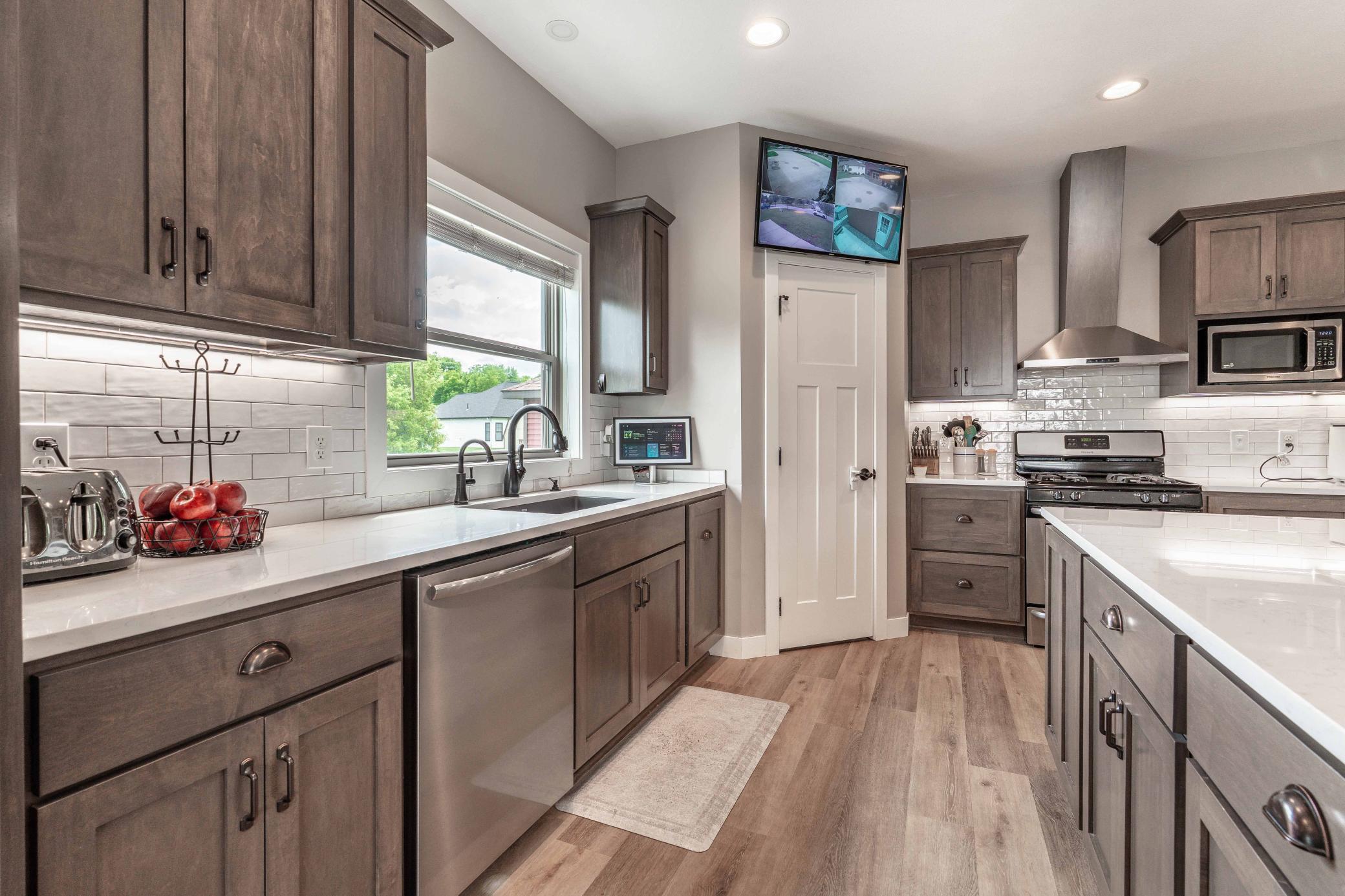 2015 single family home for sale at 1506 Viking Court in Fergus Falls, MN — 5 bed, 4 bath (photo 26 of 80)