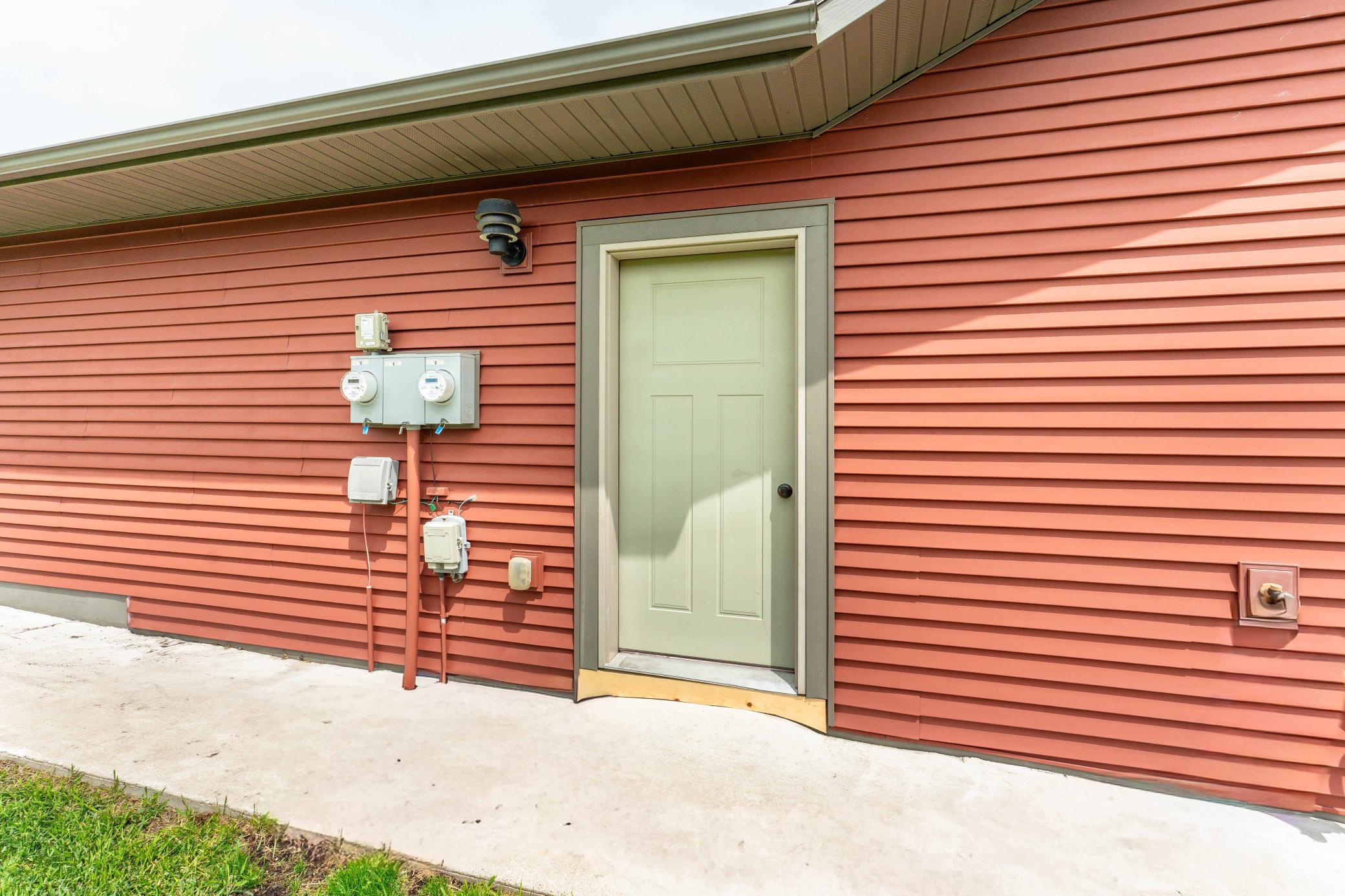 2015 single family home for sale at 1506 Viking Court in Fergus Falls, MN — 5 bed, 4 bath (photo 4 of 80)