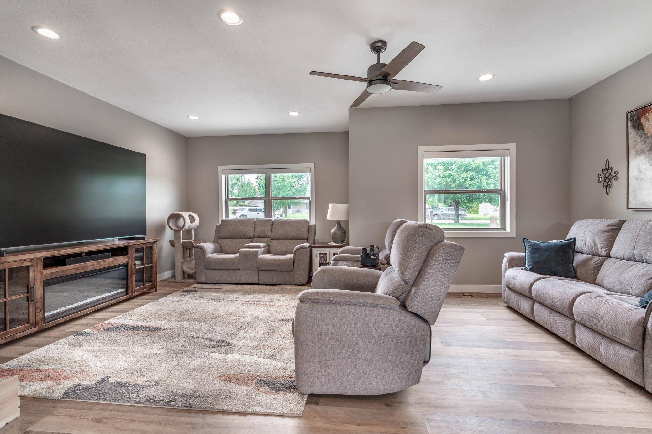 2015 single family home for sale at 1506 Viking Court in Fergus Falls, MN — 5 bed, 4 bath (photo 32 of 80)