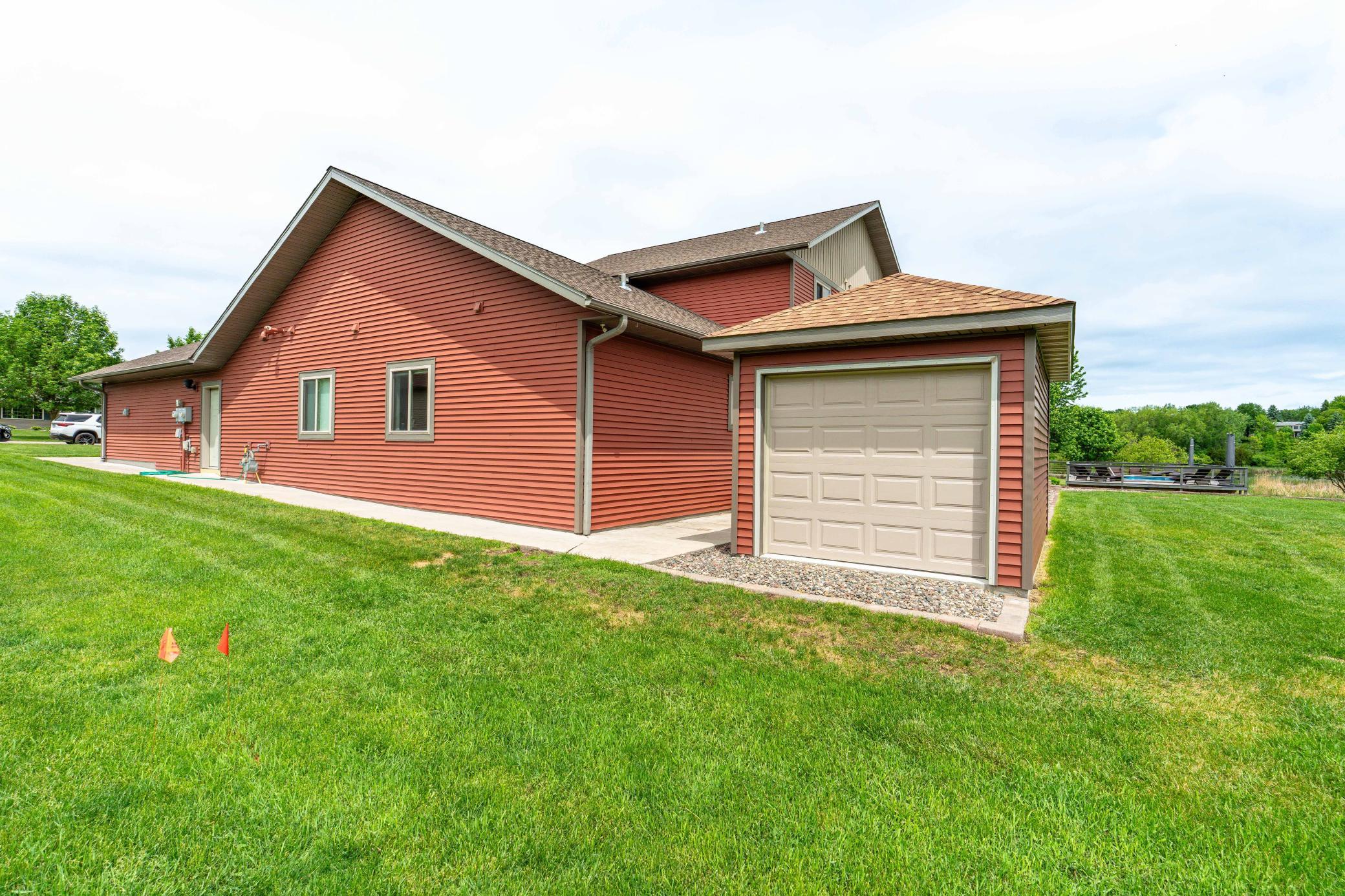 2015 single family home for sale at 1506 Viking Court in Fergus Falls, MN — 5 bed, 4 bath (photo 5 of 80)