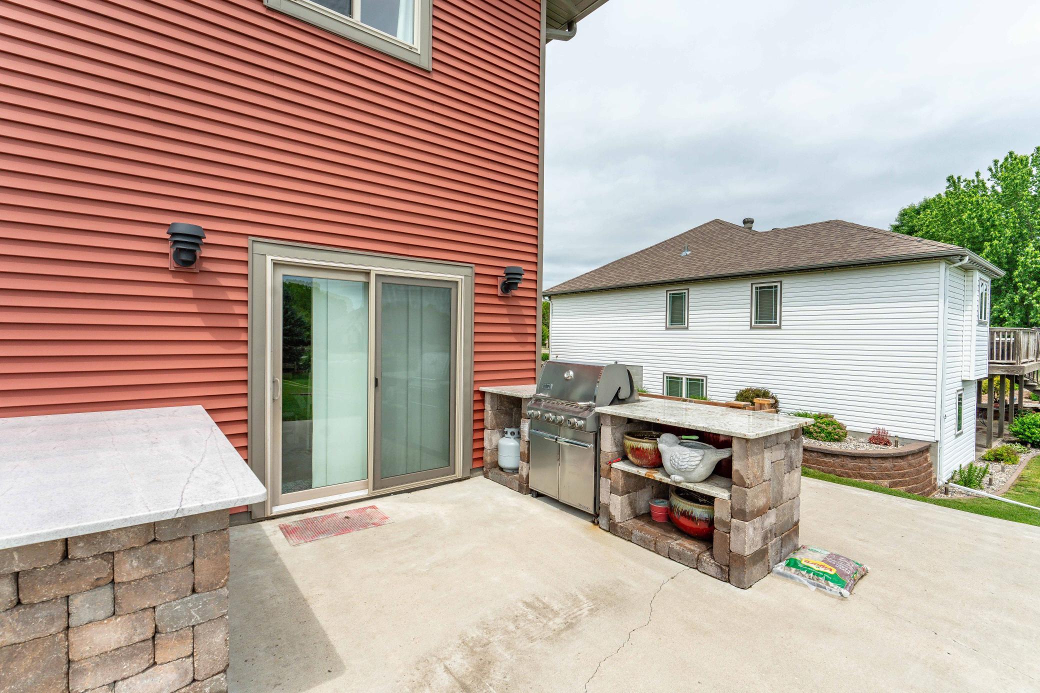 2015 single family home for sale at 1506 Viking Court in Fergus Falls, MN — 5 bed, 4 bath (photo 9 of 80)