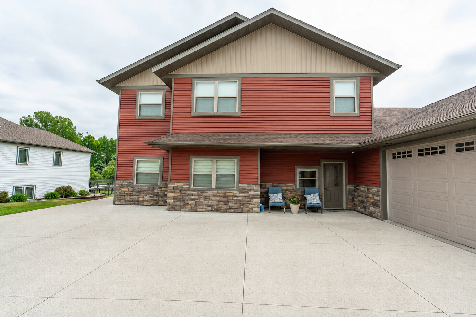 2015 single family home for sale at 1506 Viking Court in Fergus Falls, MN — 5 bed, 4 bath