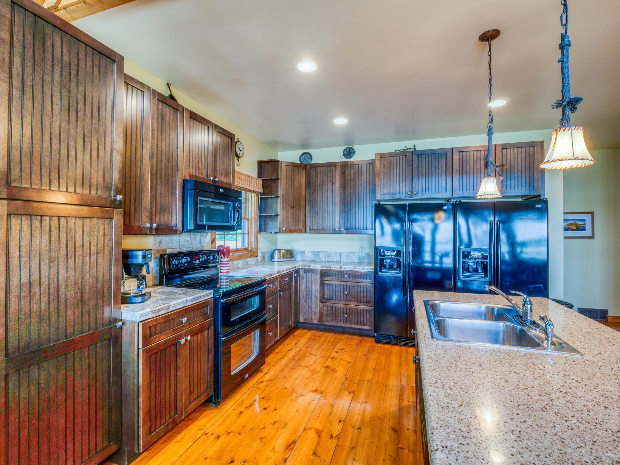 2012 single family home for sale at 18882 N Blackduck Lake Road NE, Unit 5 in Hines, MN — 6 bed, 3 bath (photo 20 of 94)