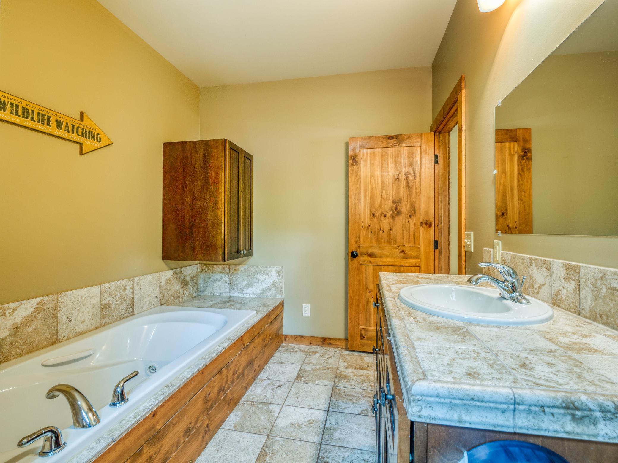 2012 single family home for sale at 18882 N Blackduck Lake Road NE, Unit 5 in Hines, MN — 6 bed, 3 bath (photo 32 of 94)