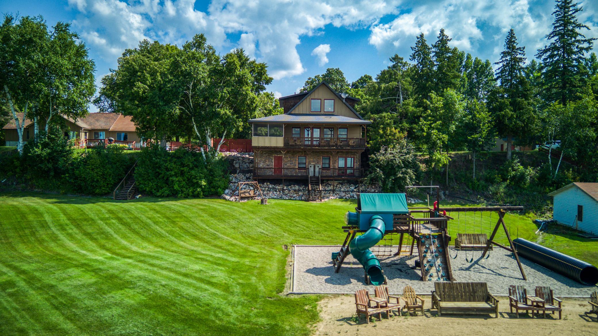 2012 single family home for sale at 18882 N Blackduck Lake Road NE, Unit 5 in Hines, MN — 6 bed, 3 bath (photo 9 of 94)