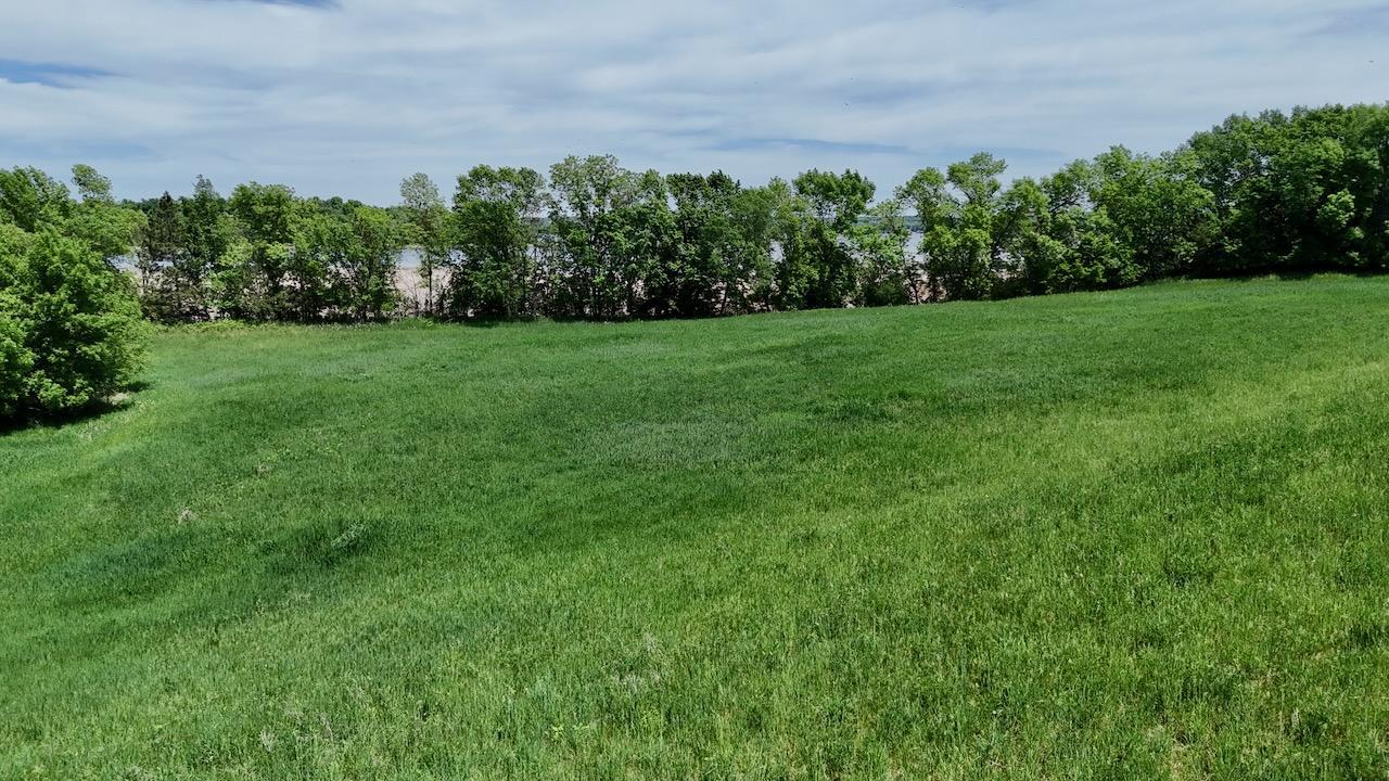 1986 single family home for sale at 44662 County Highway 31 in Pelican Rapids, MN — 4 bed, 3 bath (photo 3 of 7)