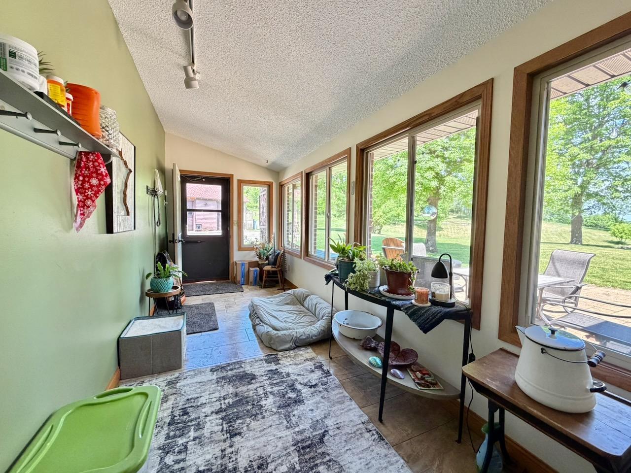 1986 single family home for sale at 44662 County Highway 31 in Pelican Rapids, MN — 4 bed, 3 bath (photo 16 of 117)