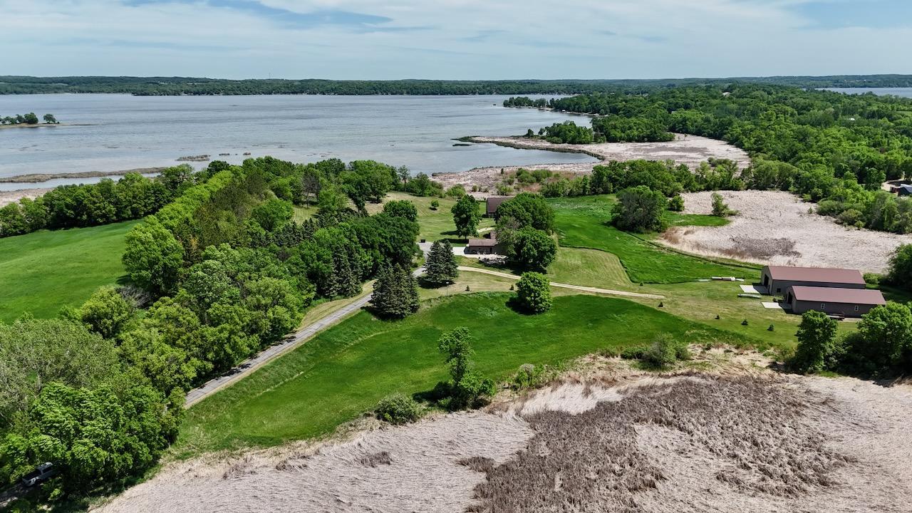 1986 single family home for sale at 44662 County Highway 31 in Pelican Rapids, MN — 4 bed, 3 bath (photo 3 of 117)