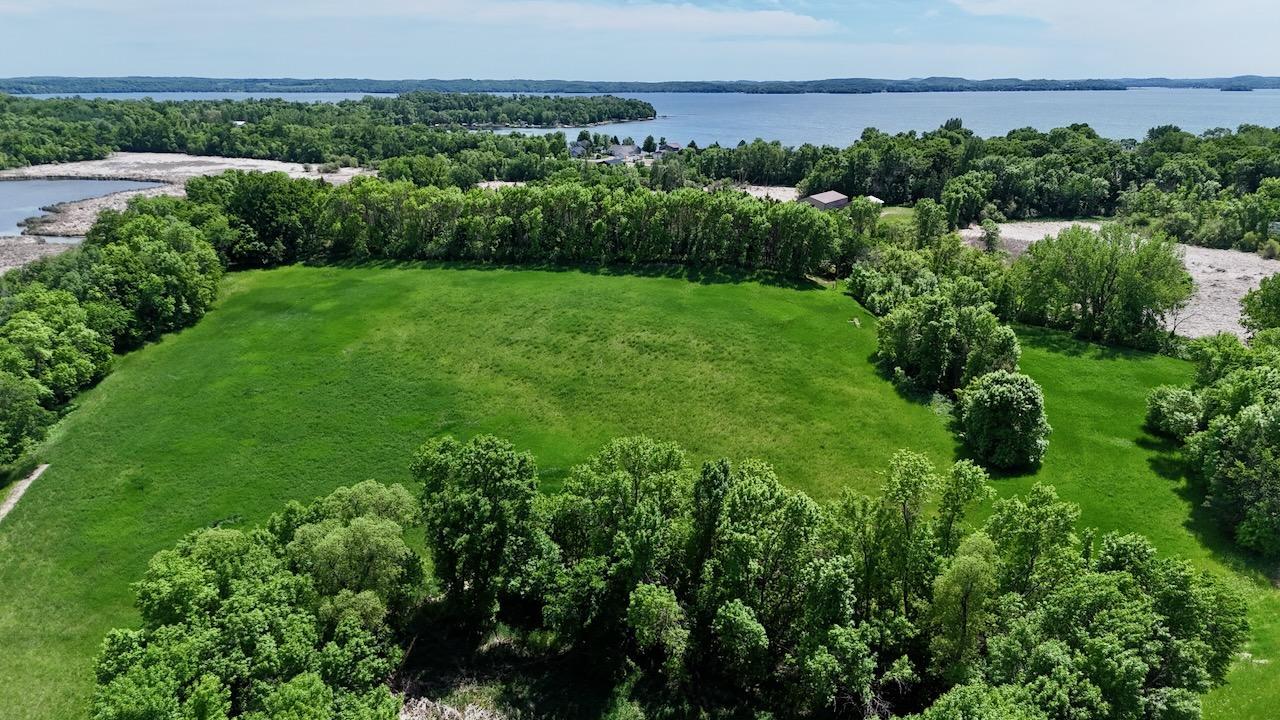 1986 single family home for sale at 44662 County Highway 31 in Pelican Rapids, MN — 4 bed, 3 bath (photo 4 of 117)