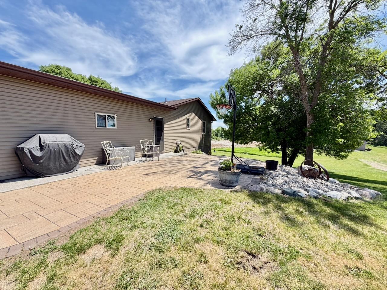 1986 single family home for sale at 44662 County Highway 31 in Pelican Rapids, MN — 4 bed, 3 bath (photo 63 of 117)