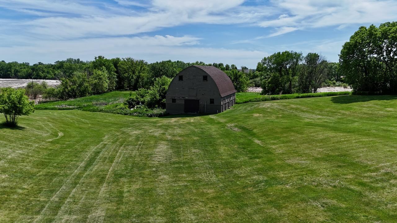 1986 single family home for sale at 44662 County Highway 31 in Pelican Rapids, MN — 4 bed, 3 bath (photo 10 of 117)