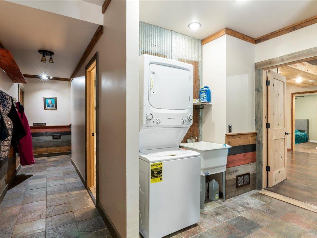 1997 single family home for sale at 42737 Blue Lane W in Emily, MN — 5 bed, 3 bath (photo 30 of 49)
