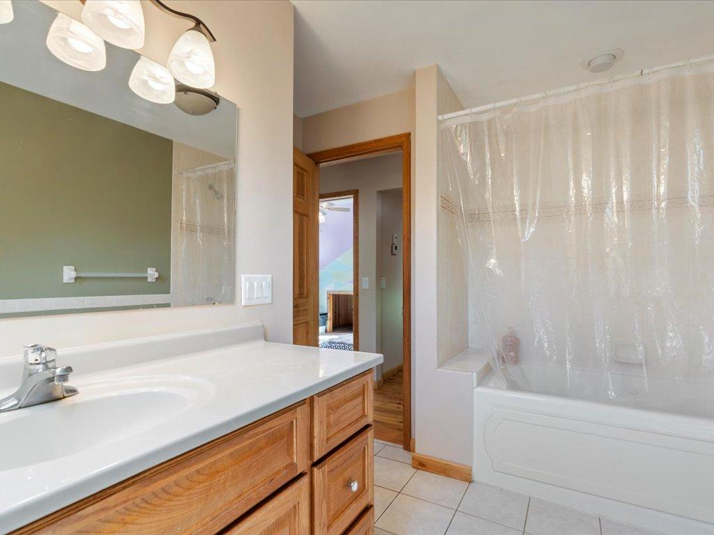 1997 single family home for sale at 42737 Blue Lane W in Emily, MN — 5 bed, 3 bath (photo 32 of 49)