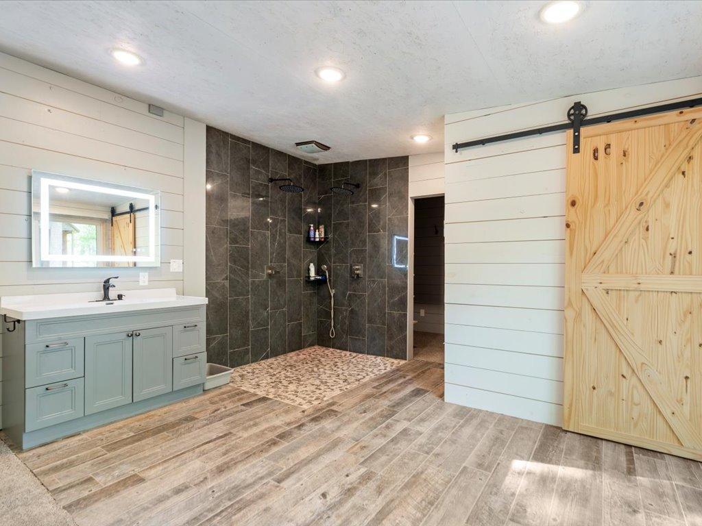1997 single family home for sale at 42737 Blue Lane W in Emily, MN — 5 bed, 3 bath (photo 36 of 49)
