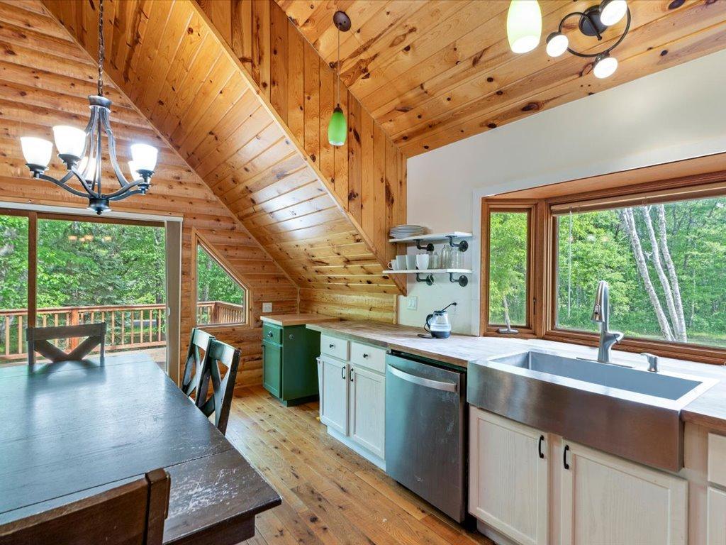1997 single family home for sale at 42737 Blue Lane W in Emily, MN — 5 bed, 3 bath (photo 7 of 49)