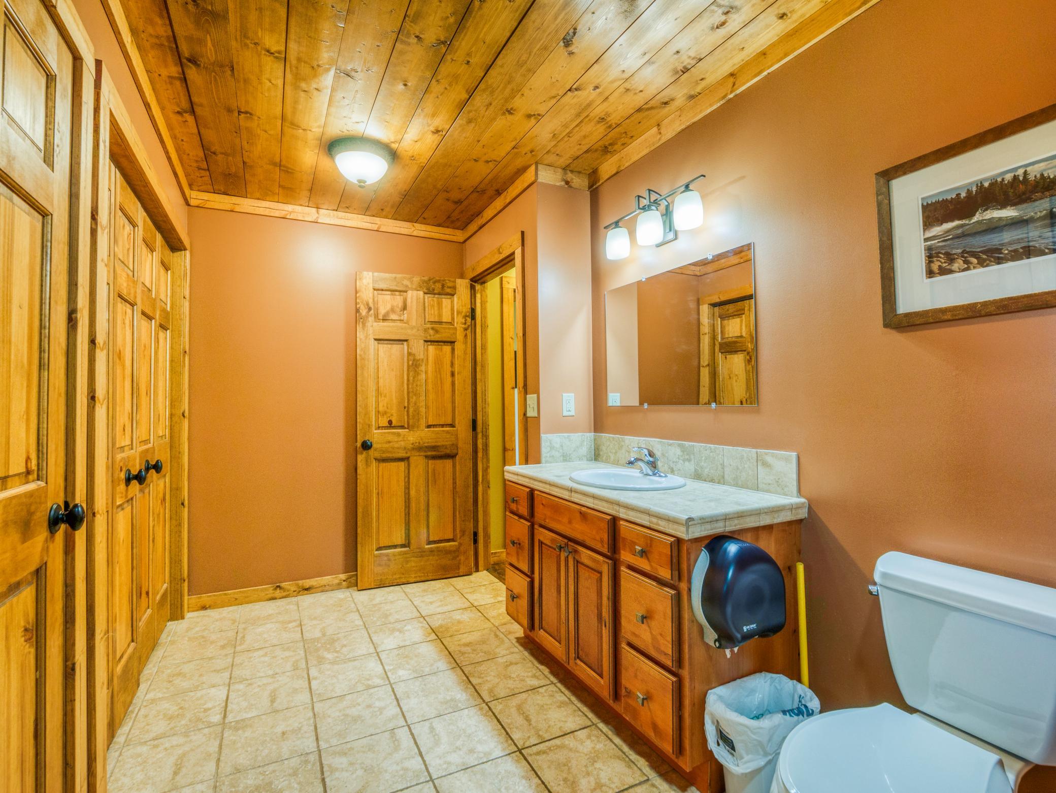 2015 single family home for sale at 18882 N Blackduck Lake Road NE, Unit 8 in Hines, MN — 4 bed, 4 bath (photo 17 of 99)