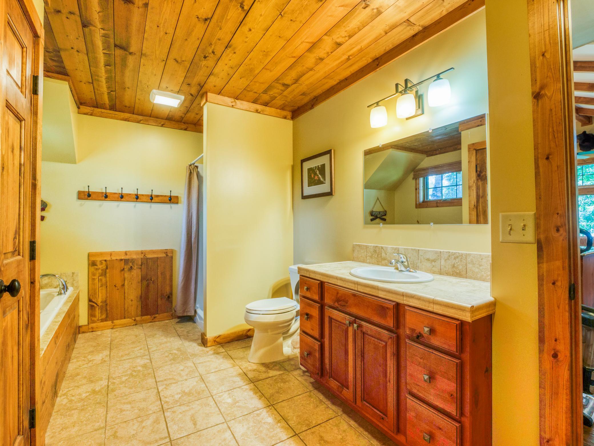 2015 single family home for sale at 18882 N Blackduck Lake Road NE, Unit 8 in Hines, MN — 4 bed, 4 bath (photo 39 of 99)