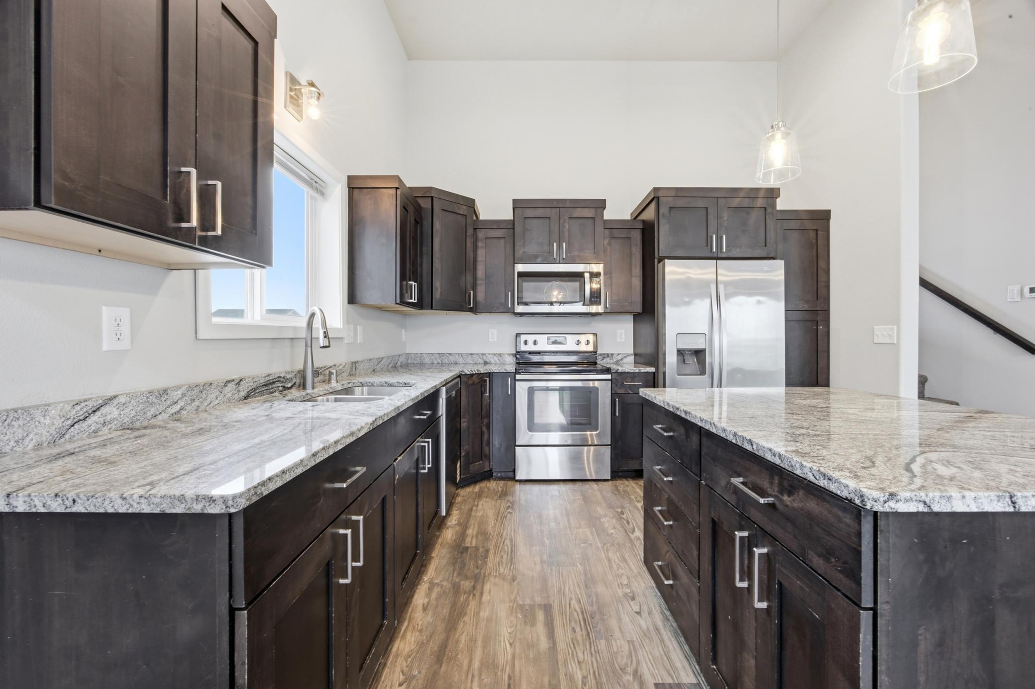 2016 single family home for sale at 4134 14th Avenue S in Moorhead, MN — 3 bed, 3 bath (photo 8 of 24)