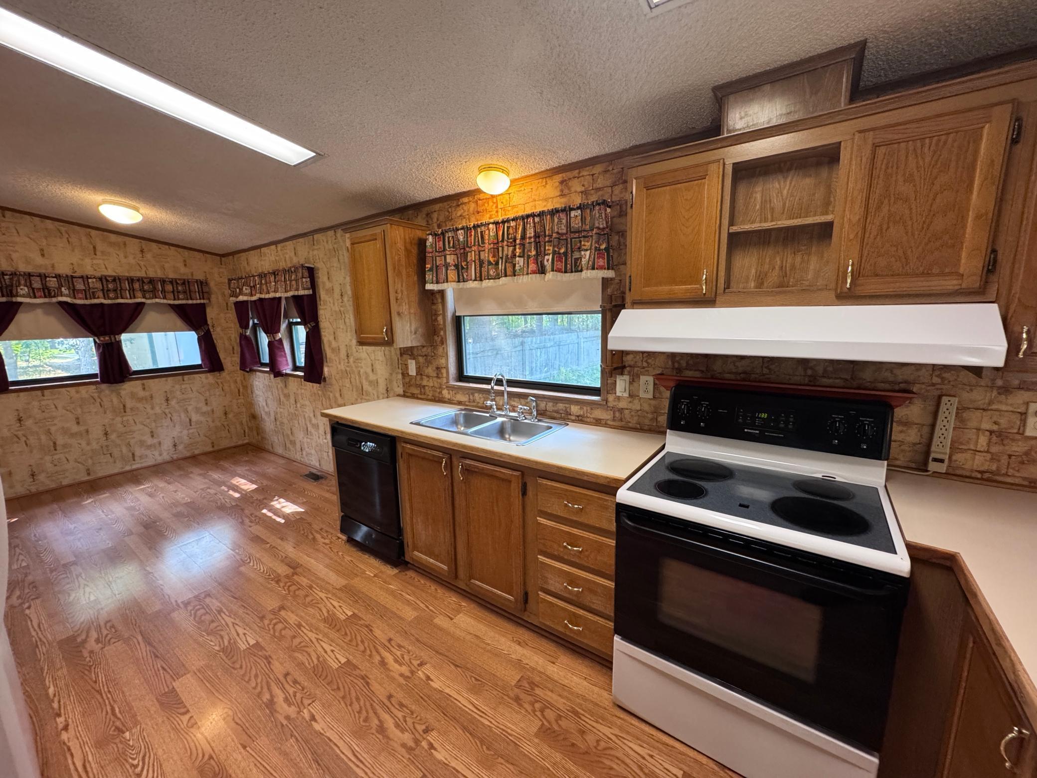 1989 single family home for sale at 15603 Explorer Circle in Park Rapids, MN — 3 bed, 2 bath (photo 8 of 21)