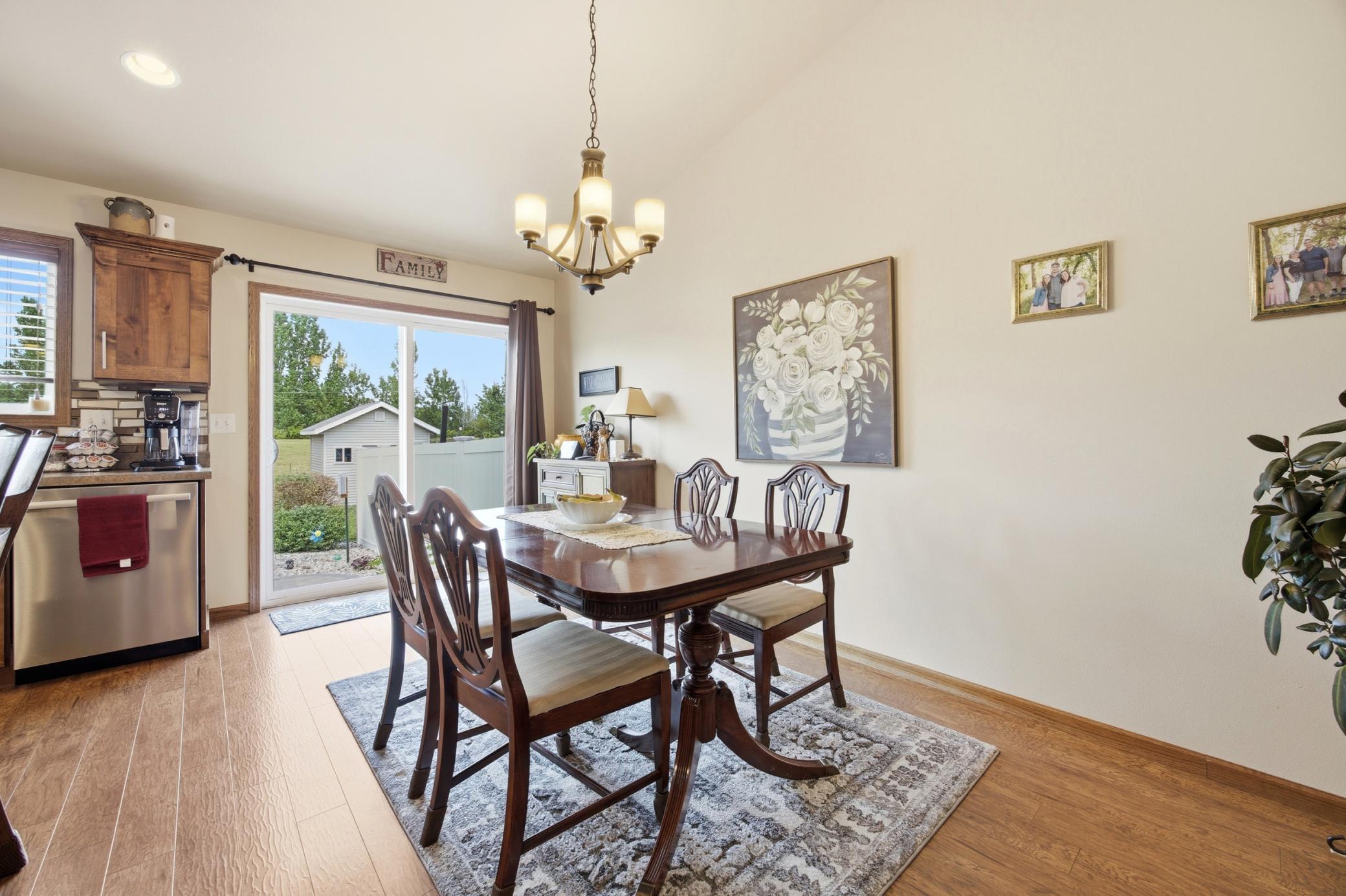 2015 twin home for sale at 1426 Goldenwood Drive in West Fargo, ND — 3 bed, 3 bath (photo 16 of 55)