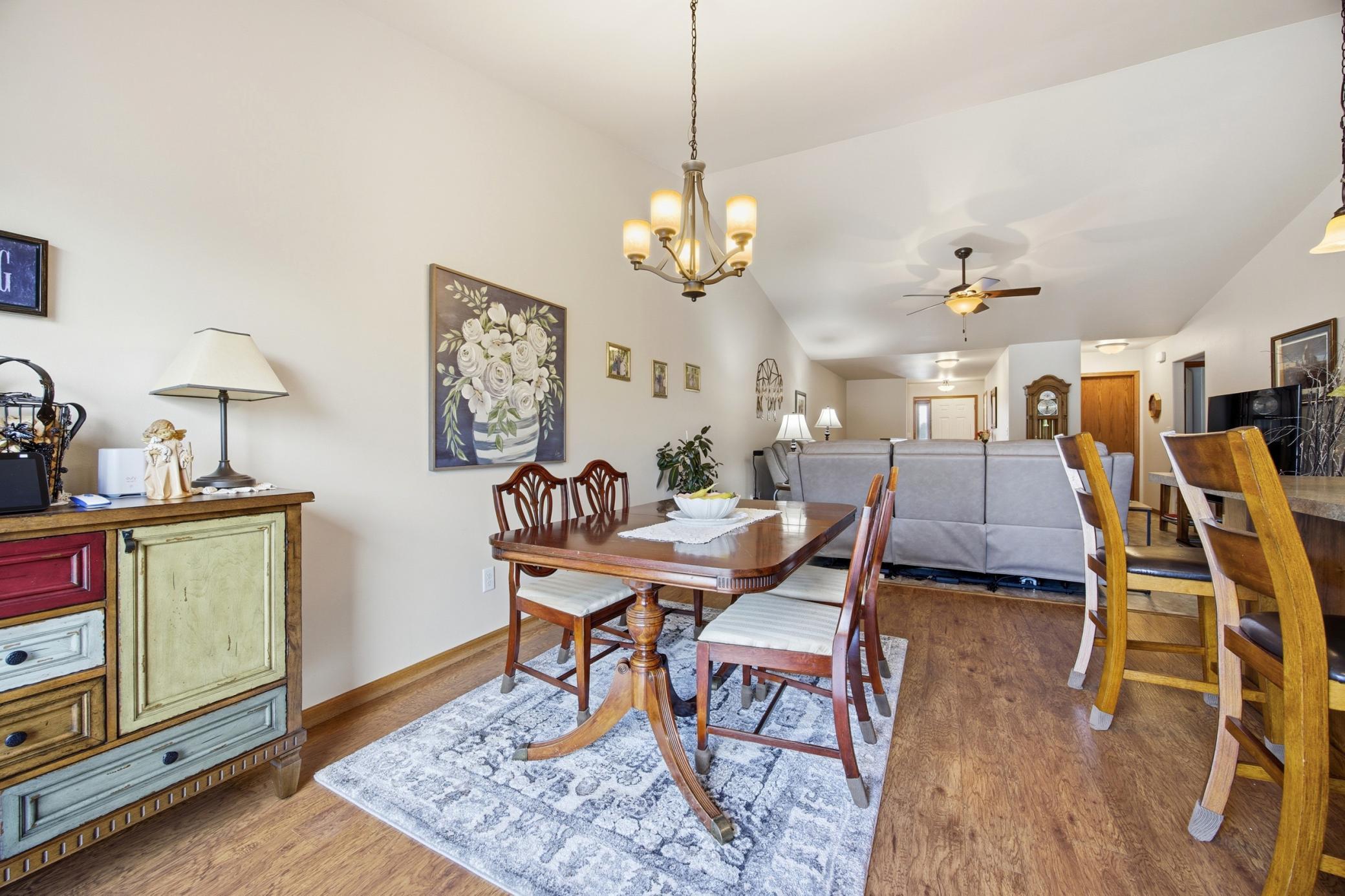 2015 twin home for sale at 1426 Goldenwood Drive in West Fargo, ND — 3 bed, 3 bath (photo 18 of 55)