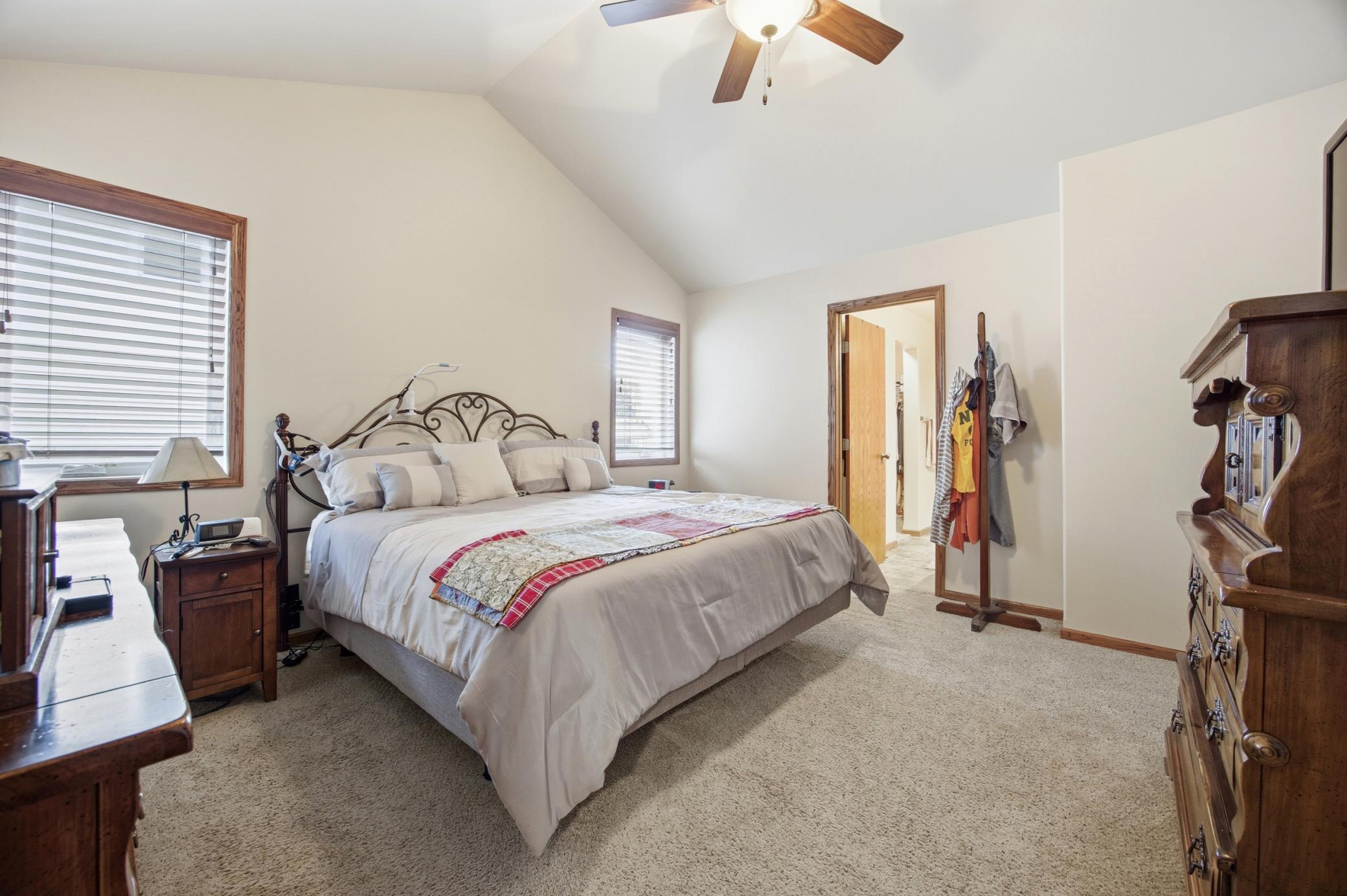 2015 twin home for sale at 1426 Goldenwood Drive in West Fargo, ND — 3 bed, 3 bath (photo 20 of 55)