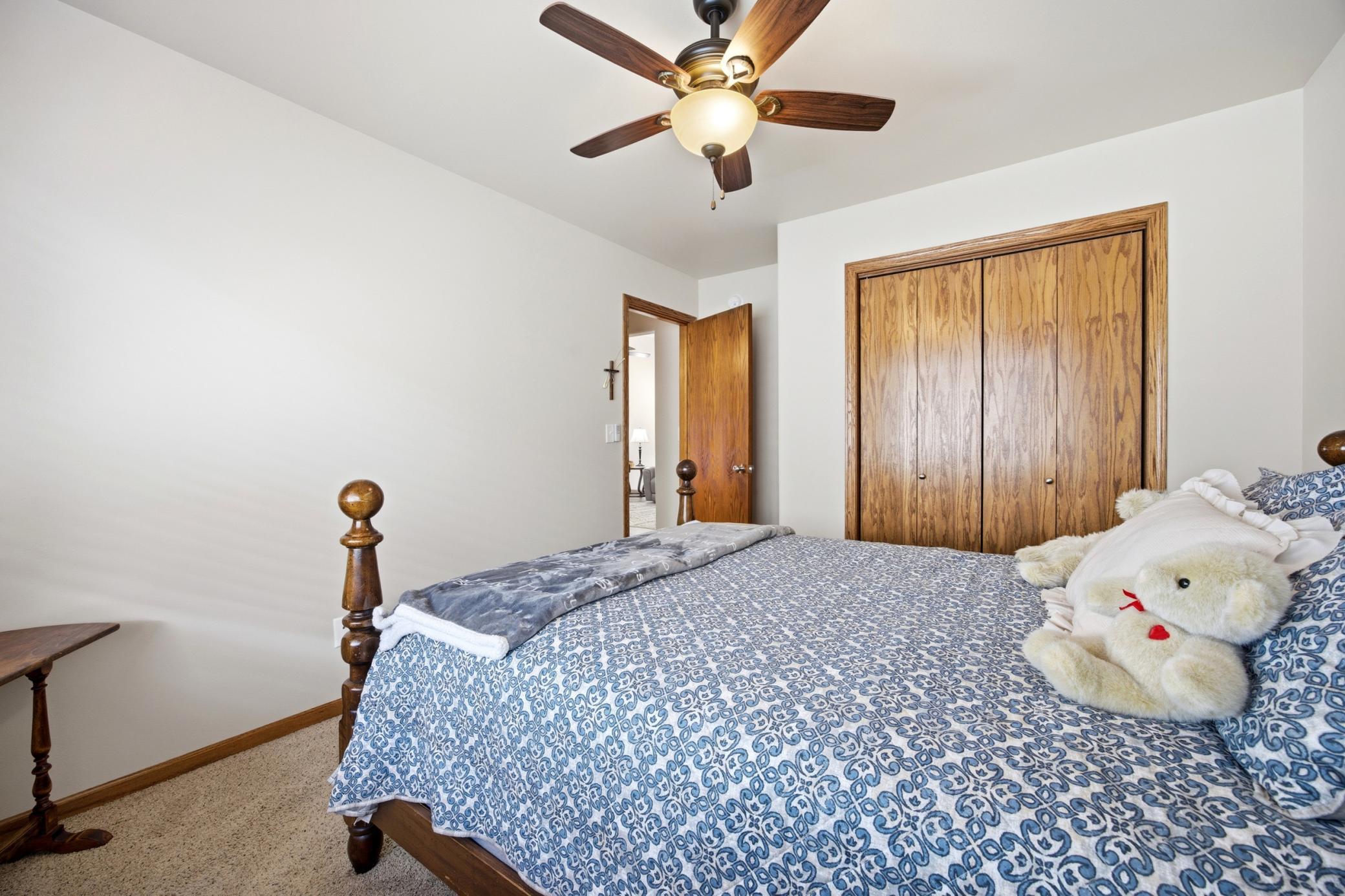 2015 twin home for sale at 1426 Goldenwood Drive in West Fargo, ND — 3 bed, 3 bath (photo 26 of 55)