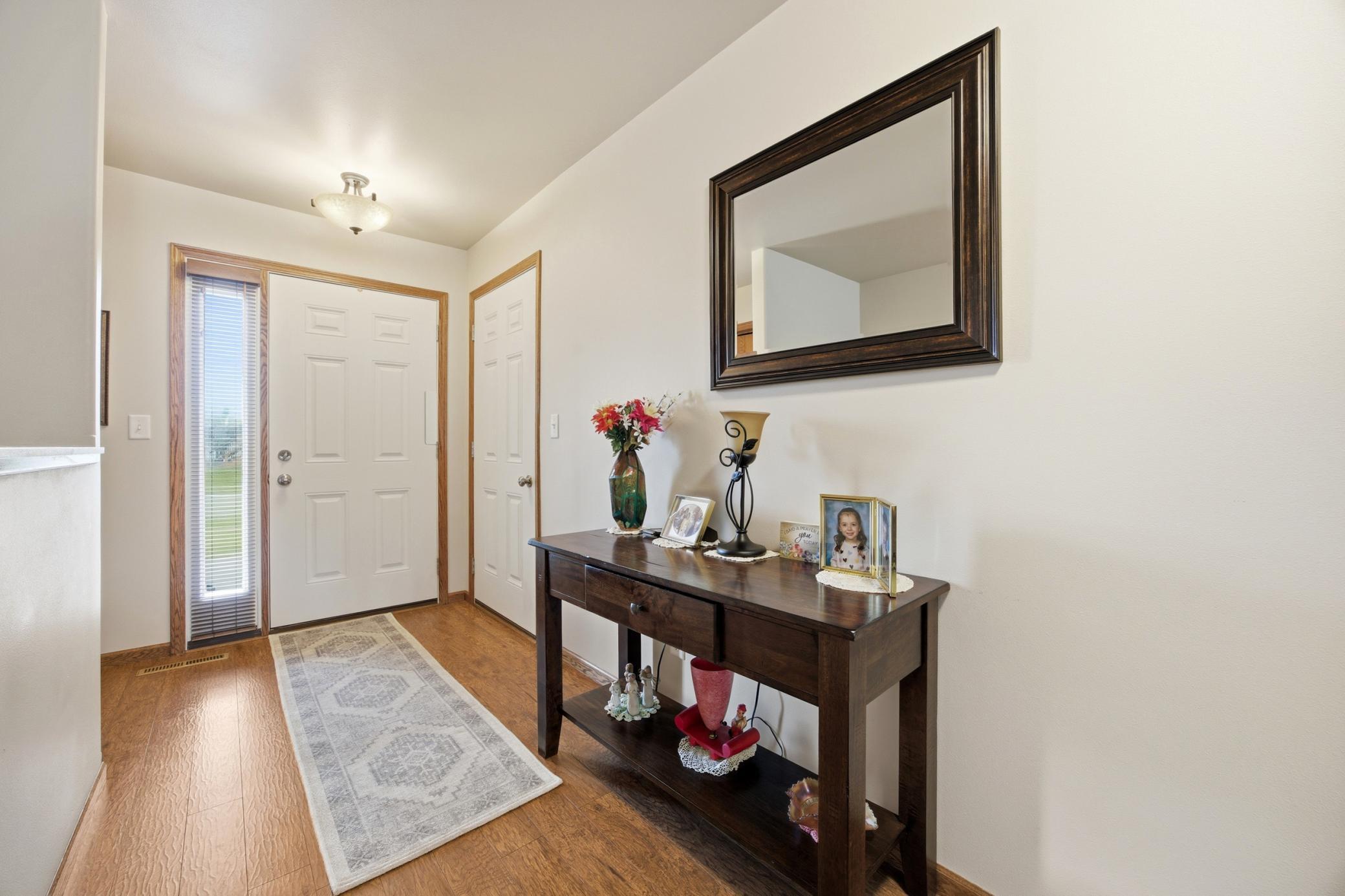 2015 twin home for sale at 1426 Goldenwood Drive in West Fargo, ND — 3 bed, 3 bath (photo 4 of 55)