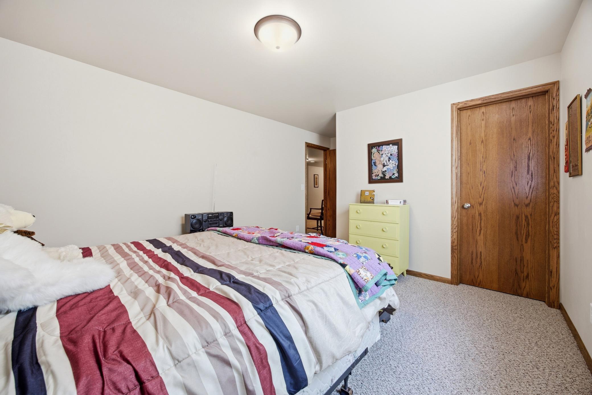 2015 twin home for sale at 1426 Goldenwood Drive in West Fargo, ND — 3 bed, 3 bath (photo 35 of 55)
