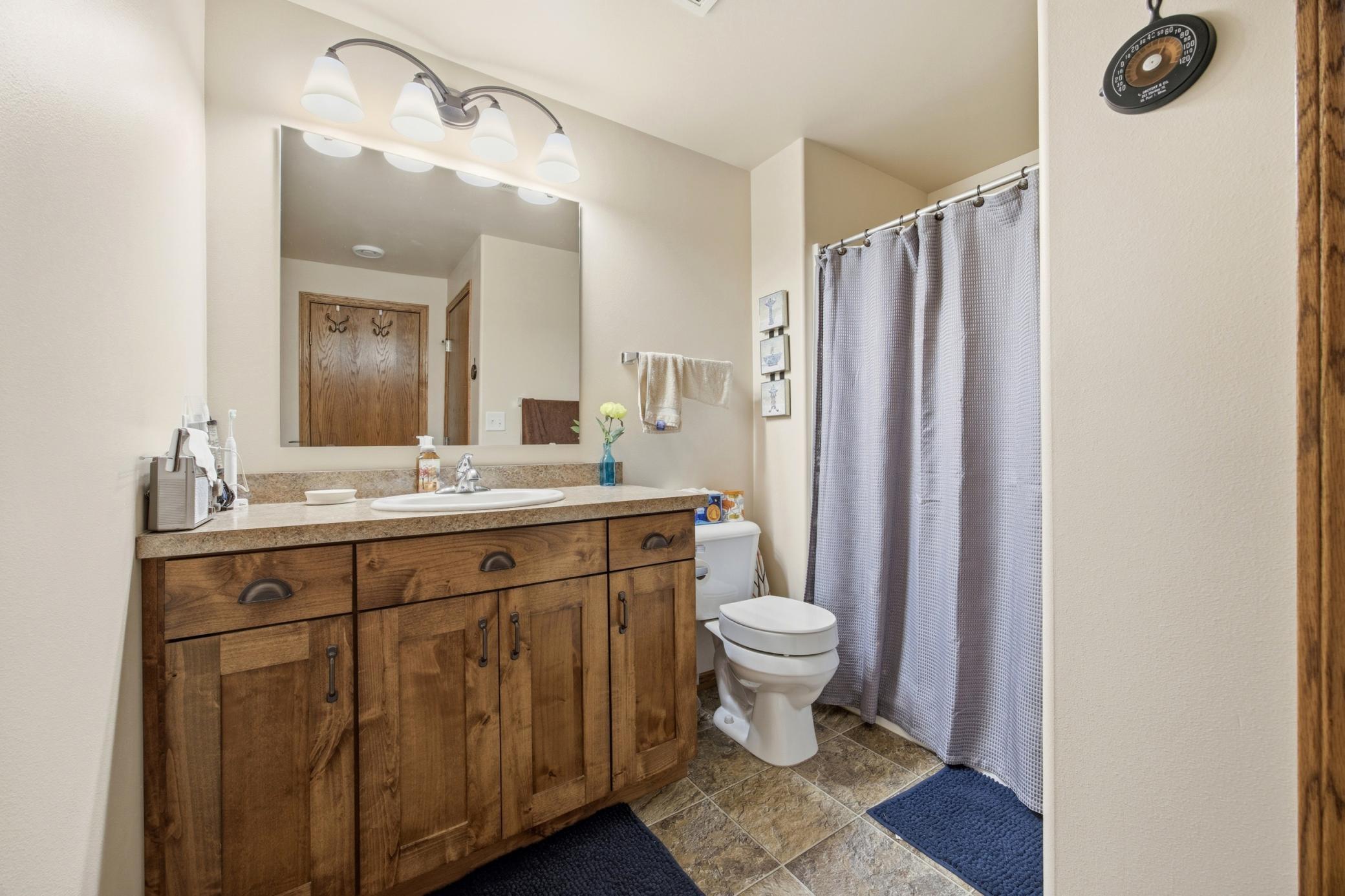 2015 twin home for sale at 1426 Goldenwood Drive in West Fargo, ND — 3 bed, 3 bath (photo 36 of 55)