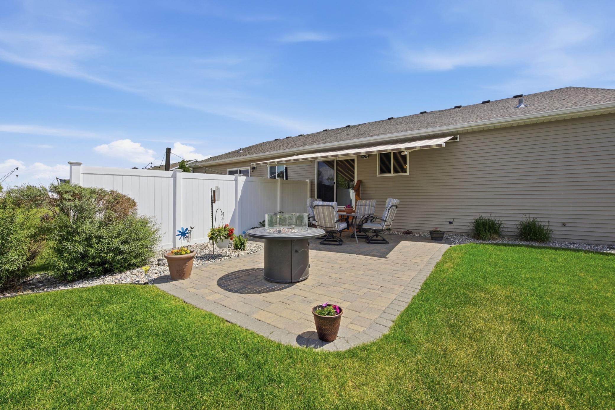 2015 twin home for sale at 1426 Goldenwood Drive in West Fargo, ND — 3 bed, 3 bath (photo 42 of 55)
