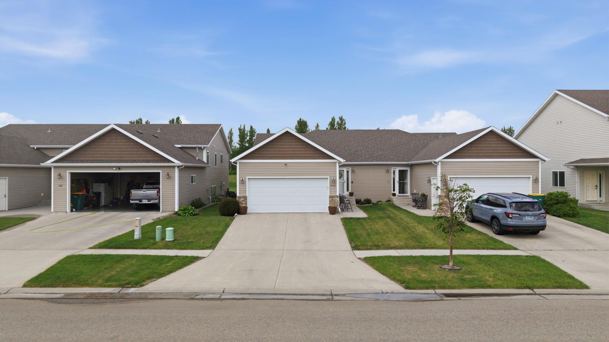 2015 twin home for sale at 1426 Goldenwood Drive in West Fargo, ND — 3 bed, 3 bath (photo 45 of 55)