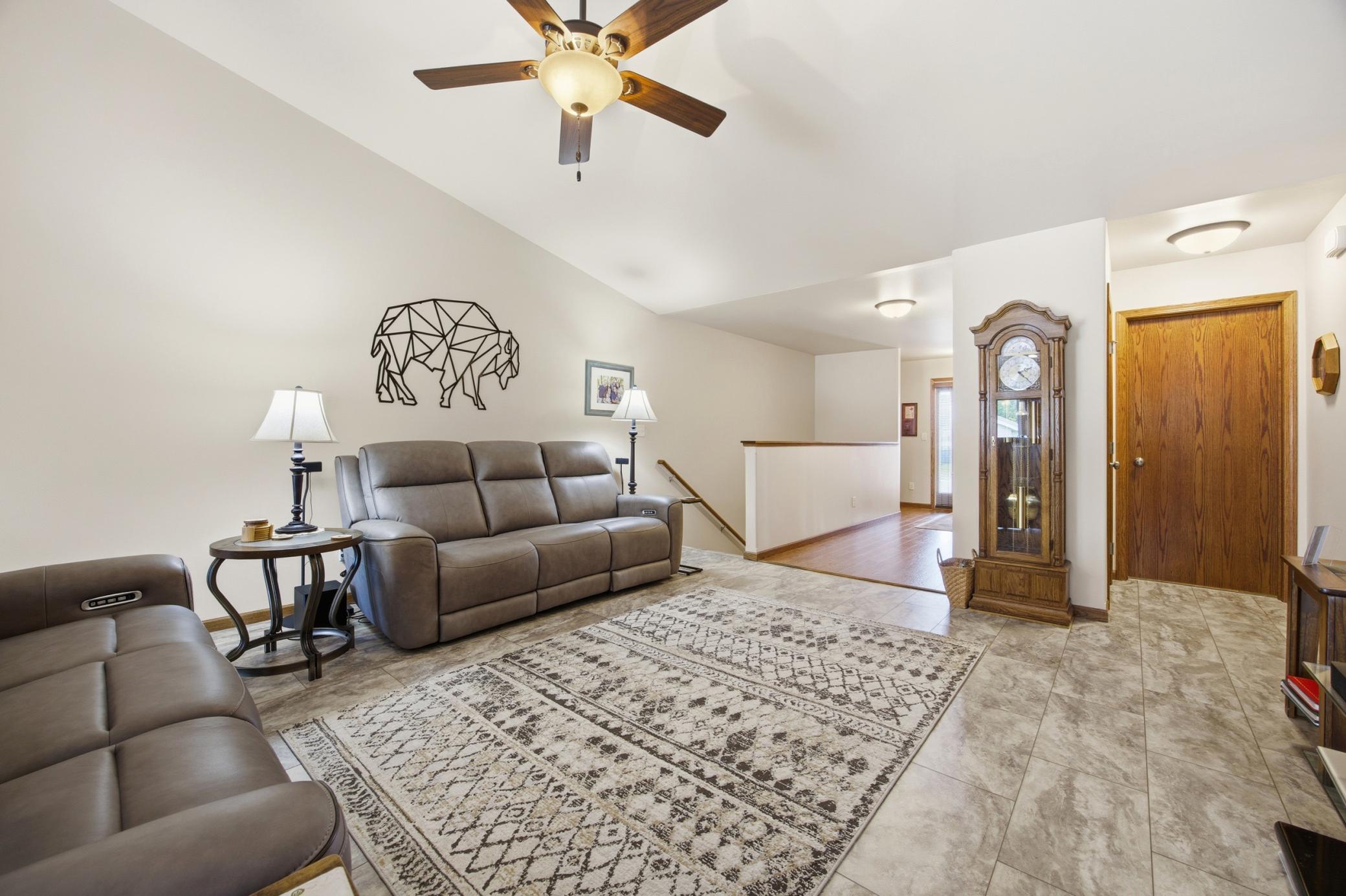 2015 twin home for sale at 1426 Goldenwood Drive in West Fargo, ND — 3 bed, 3 bath (photo 8 of 55)