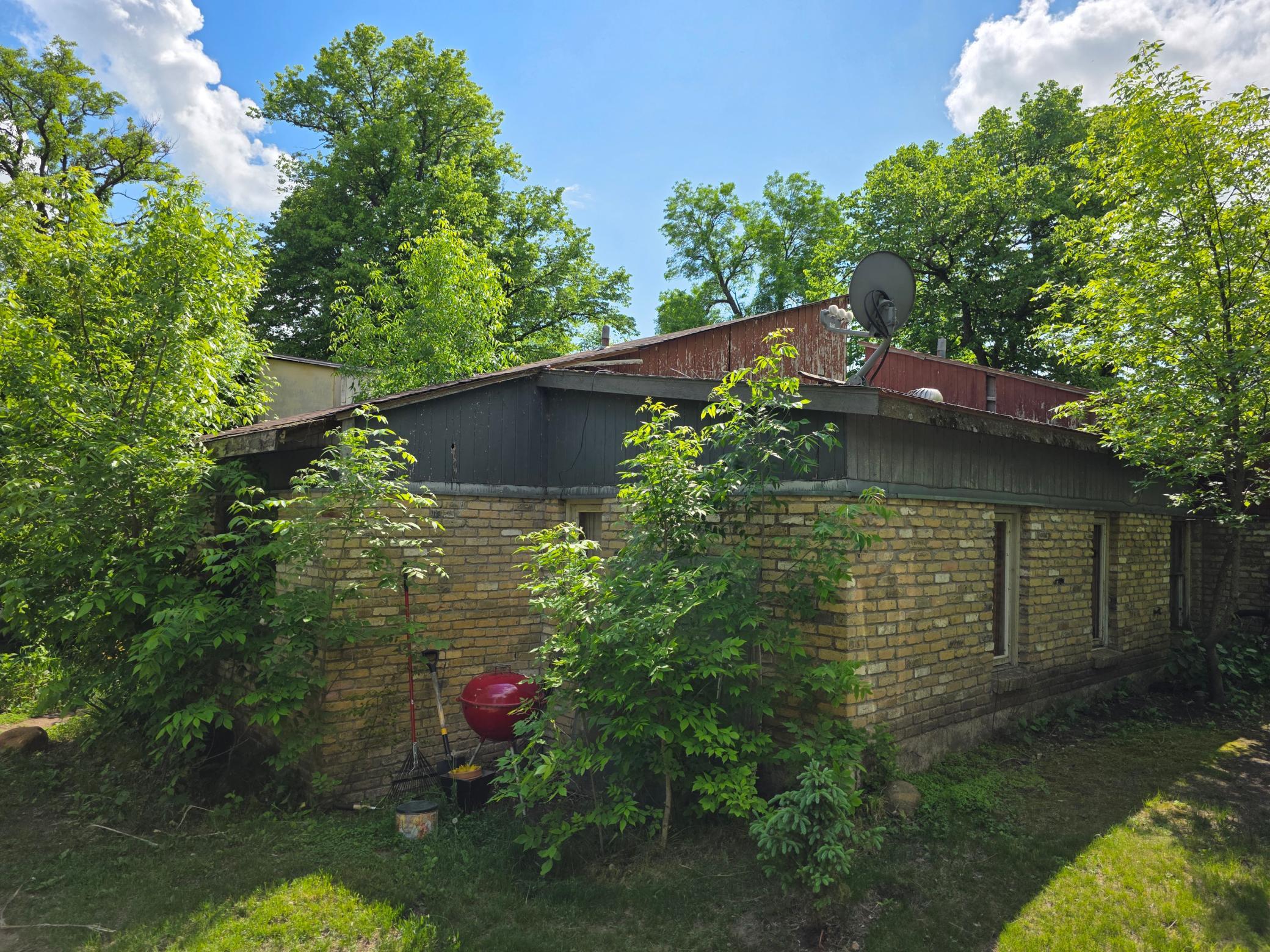 1977 single family home for sale at 20885 Leona Beach Road in Rochert, MN — 3 bed, 1 bath (photo 18 of 39)