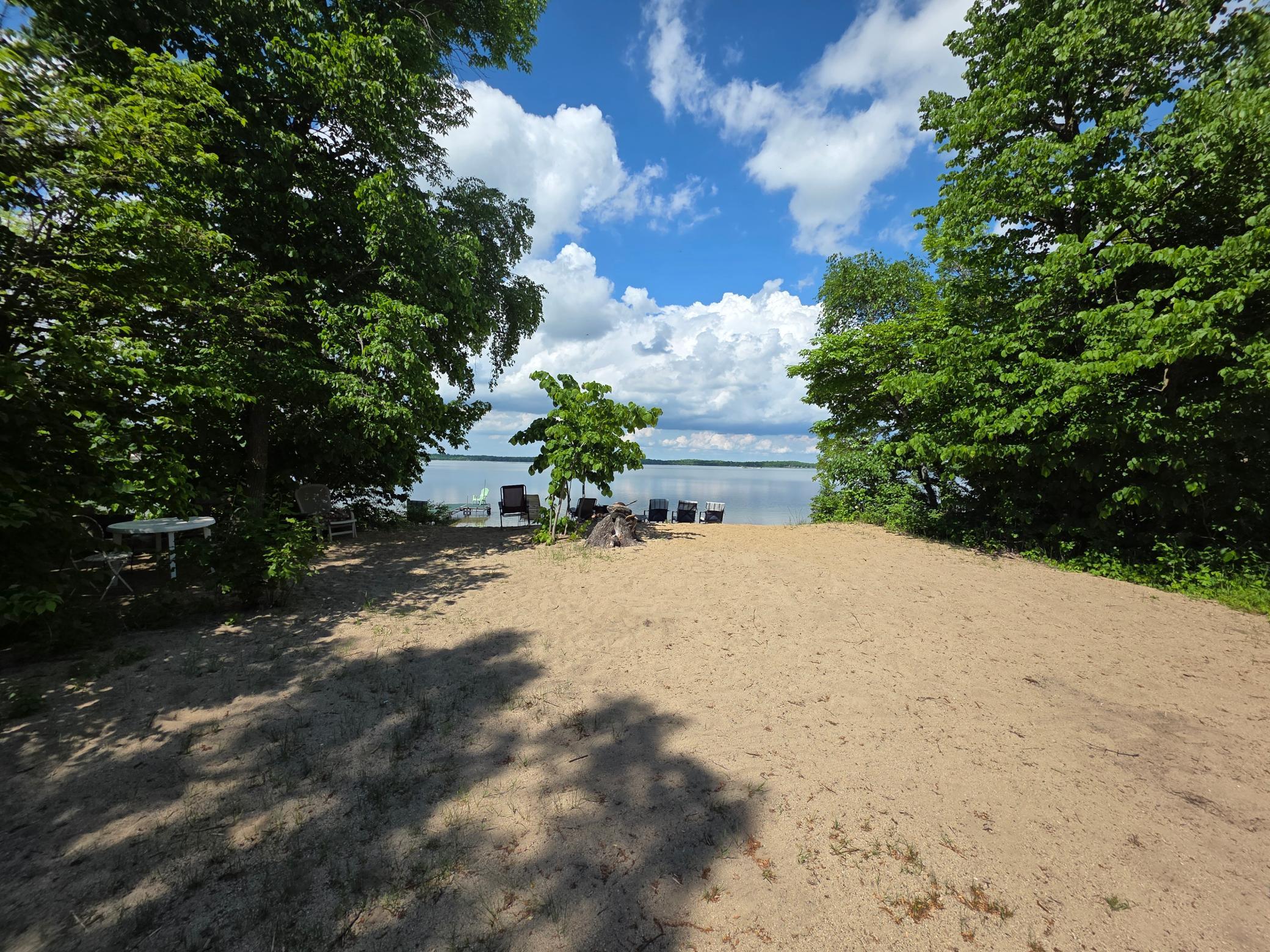 1977 single family home for sale at 20885 Leona Beach Road in Rochert, MN — 3 bed, 1 bath (photo 10 of 39)