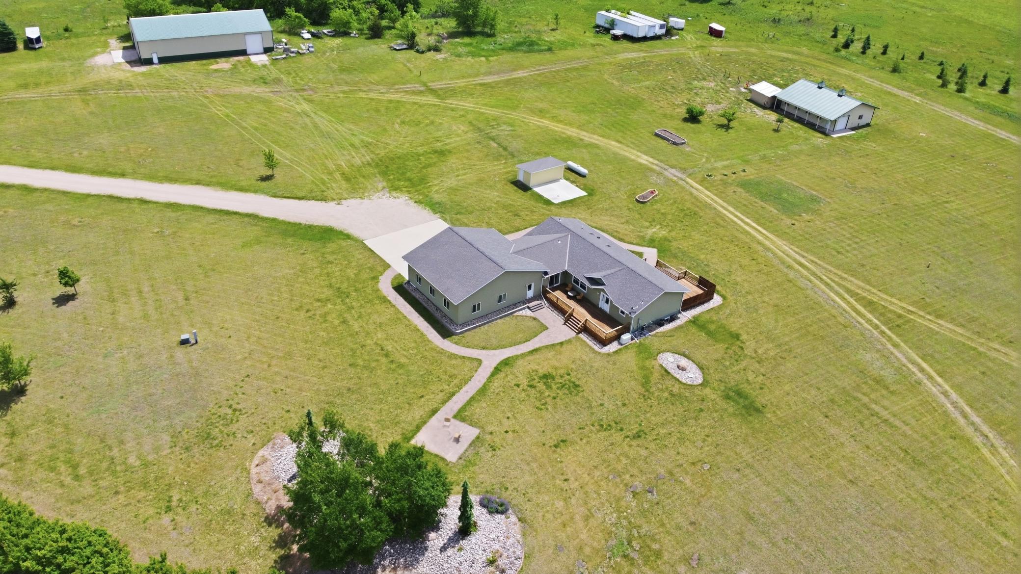 2010 single family home for sale at 20371 180th Avenue N in Ulen, MN — 5 bed, 3 bath (photo 2 of 52)