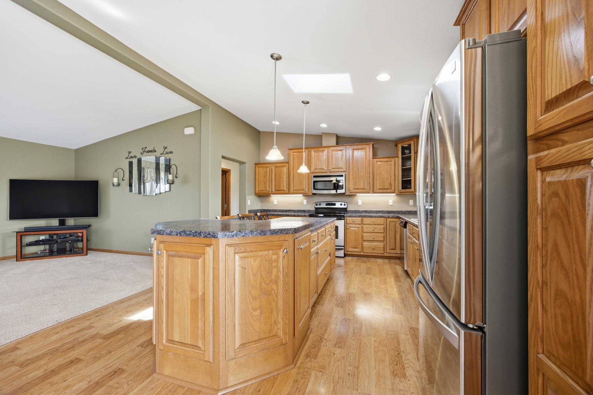 2010 single family home for sale at 20371 180th Avenue N in Ulen, MN — 5 bed, 3 bath (photo 12 of 52)