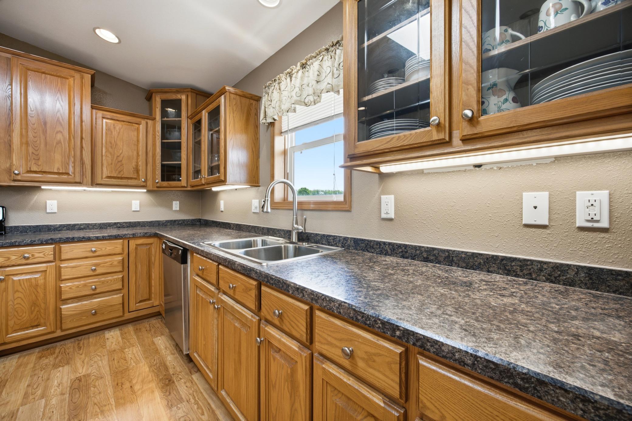 2010 single family home for sale at 20371 180th Avenue N in Ulen, MN — 5 bed, 3 bath (photo 13 of 52)