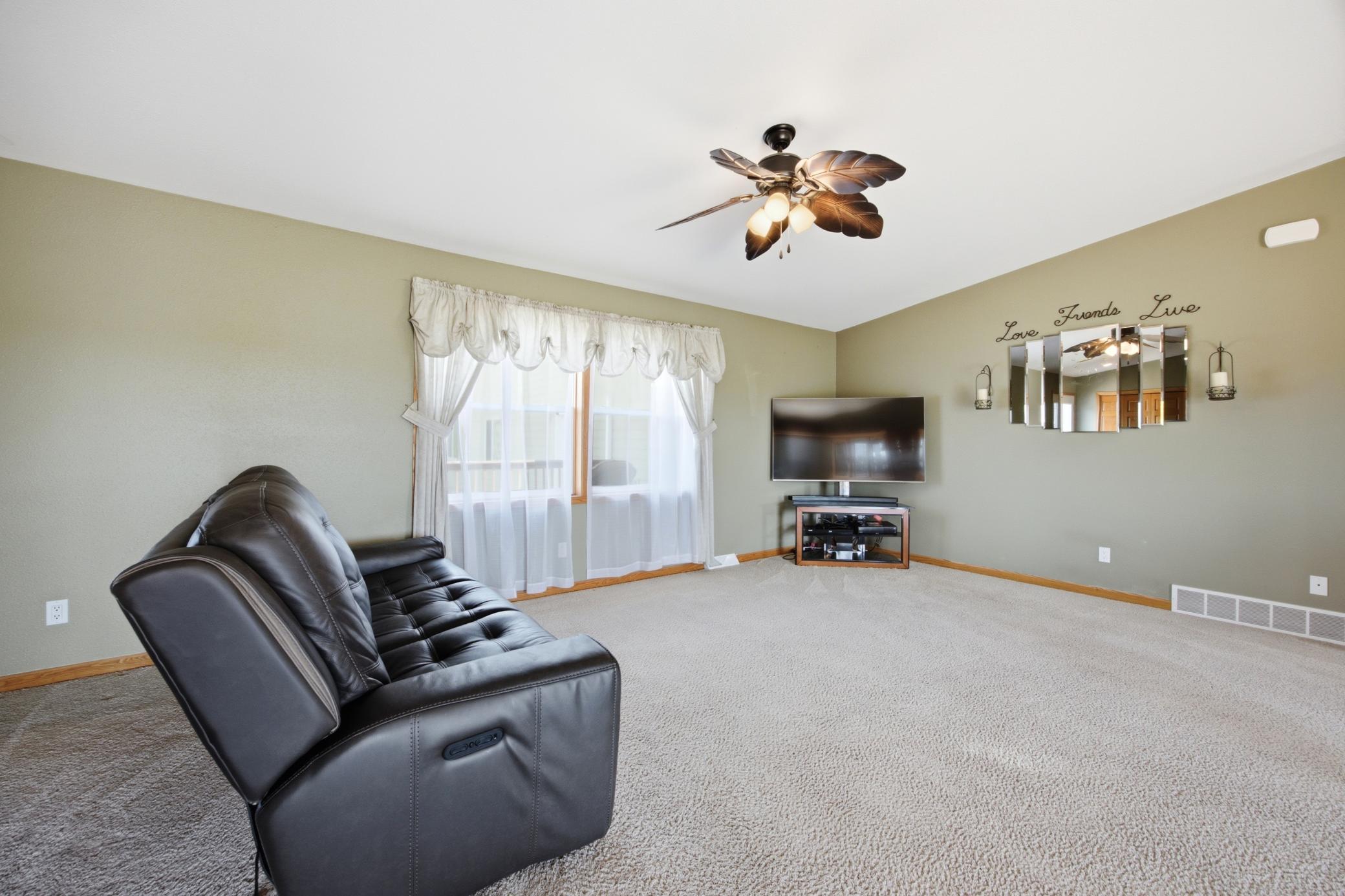 2010 single family home for sale at 20371 180th Avenue N in Ulen, MN — 5 bed, 3 bath (photo 18 of 52)
