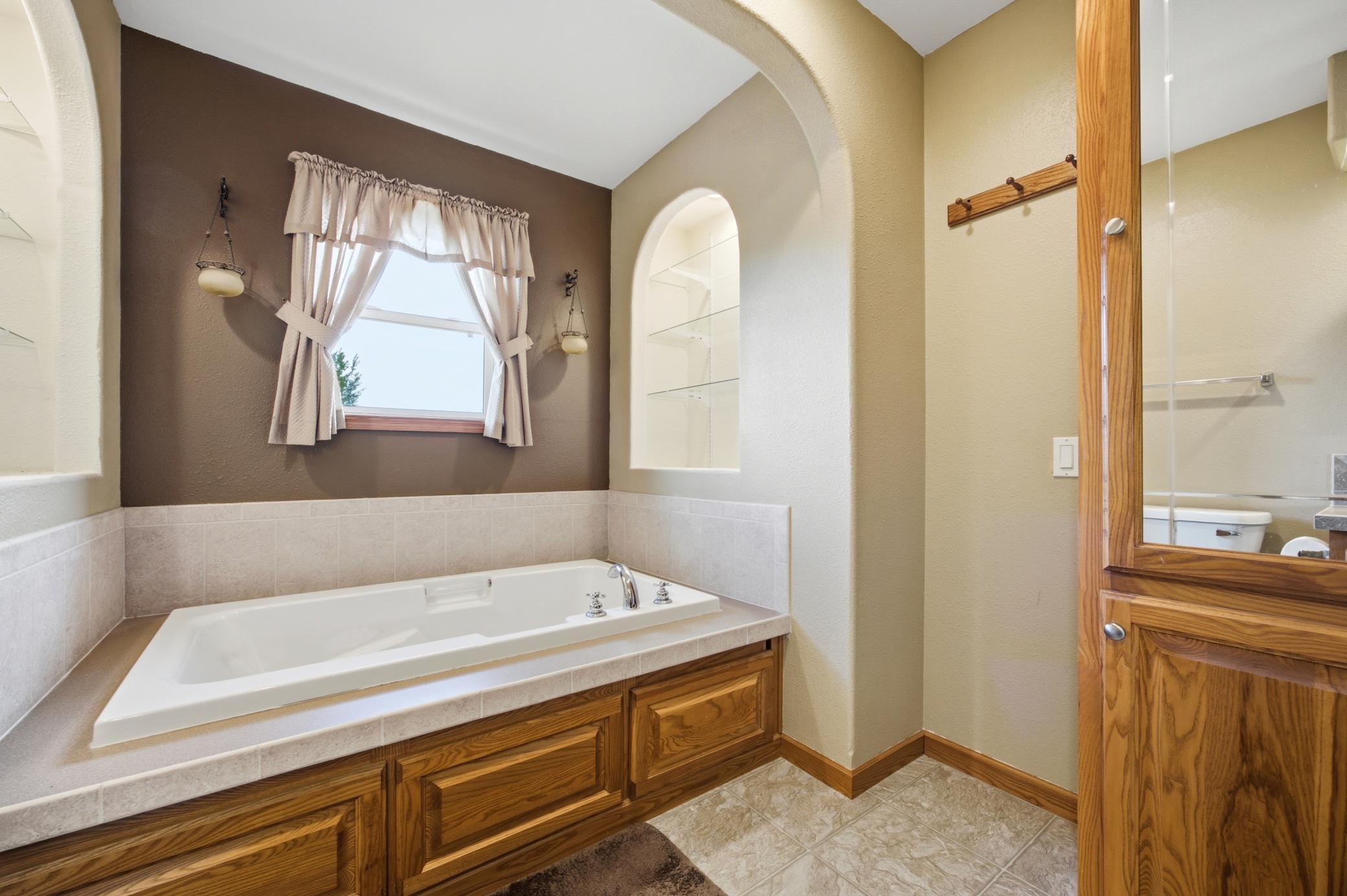 2010 single family home for sale at 20371 180th Avenue N in Ulen, MN — 5 bed, 3 bath (photo 25 of 52)
