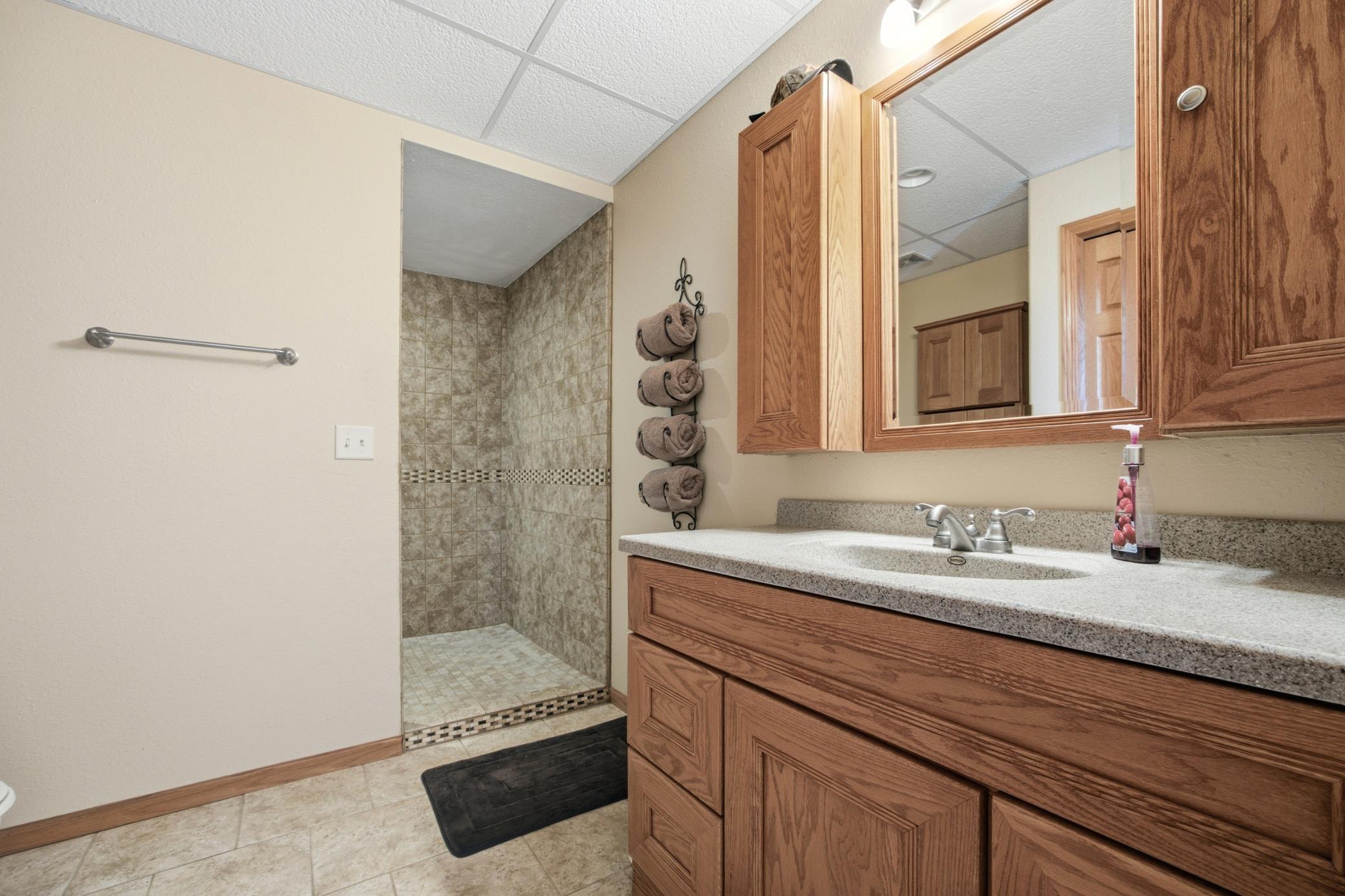 2010 single family home for sale at 20371 180th Avenue N in Ulen, MN — 5 bed, 3 bath (photo 38 of 52)