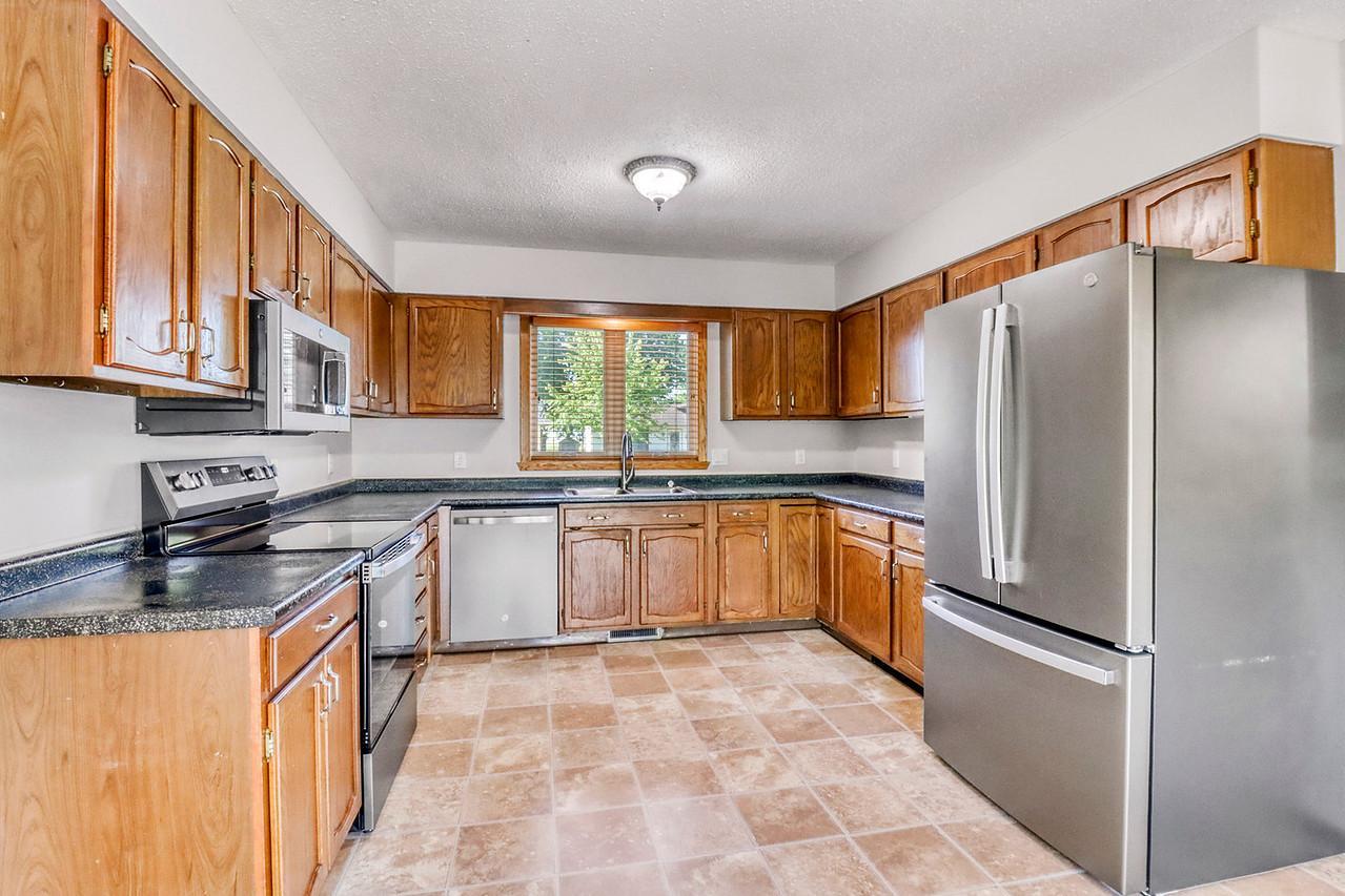 2206 Chancery S Street, Moorhead MN 56560 - Photo 4 of 49