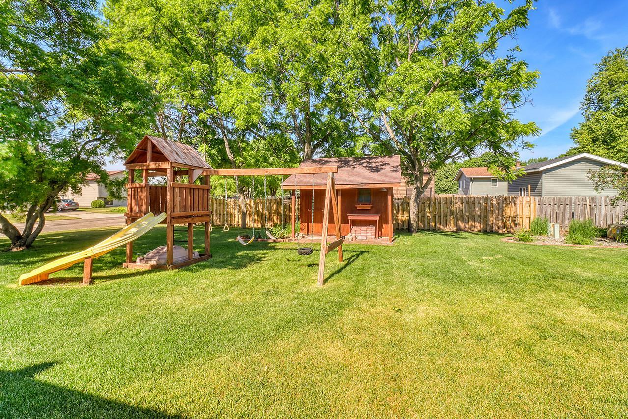 2206 Chancery S Street, Moorhead MN 56560 - Photo 44 of 49