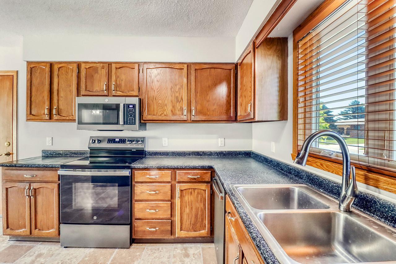 2206 Chancery S Street, Moorhead MN 56560 - Photo 6 of 49