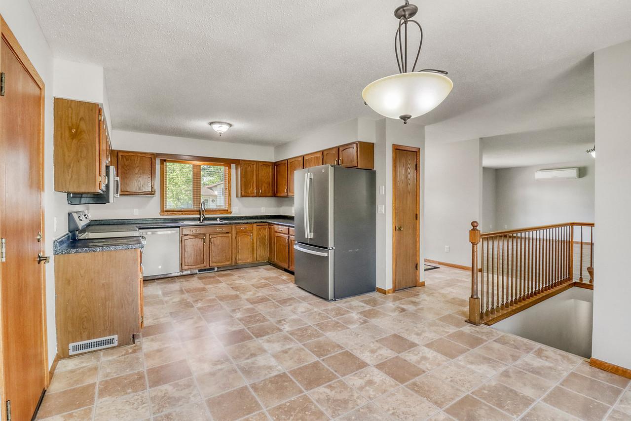 2206 Chancery S Street, Moorhead MN 56560 - Photo 10 of 49