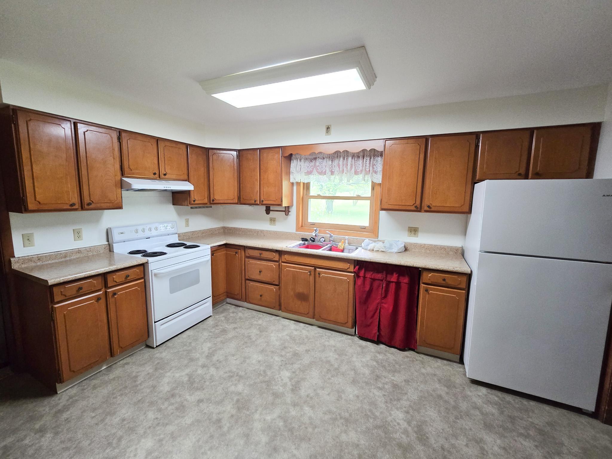 1964 single family home for sale at 321 E Scharf Avenue in Vergas, MN — 3 bed, 2 bath (photo 6 of 21)