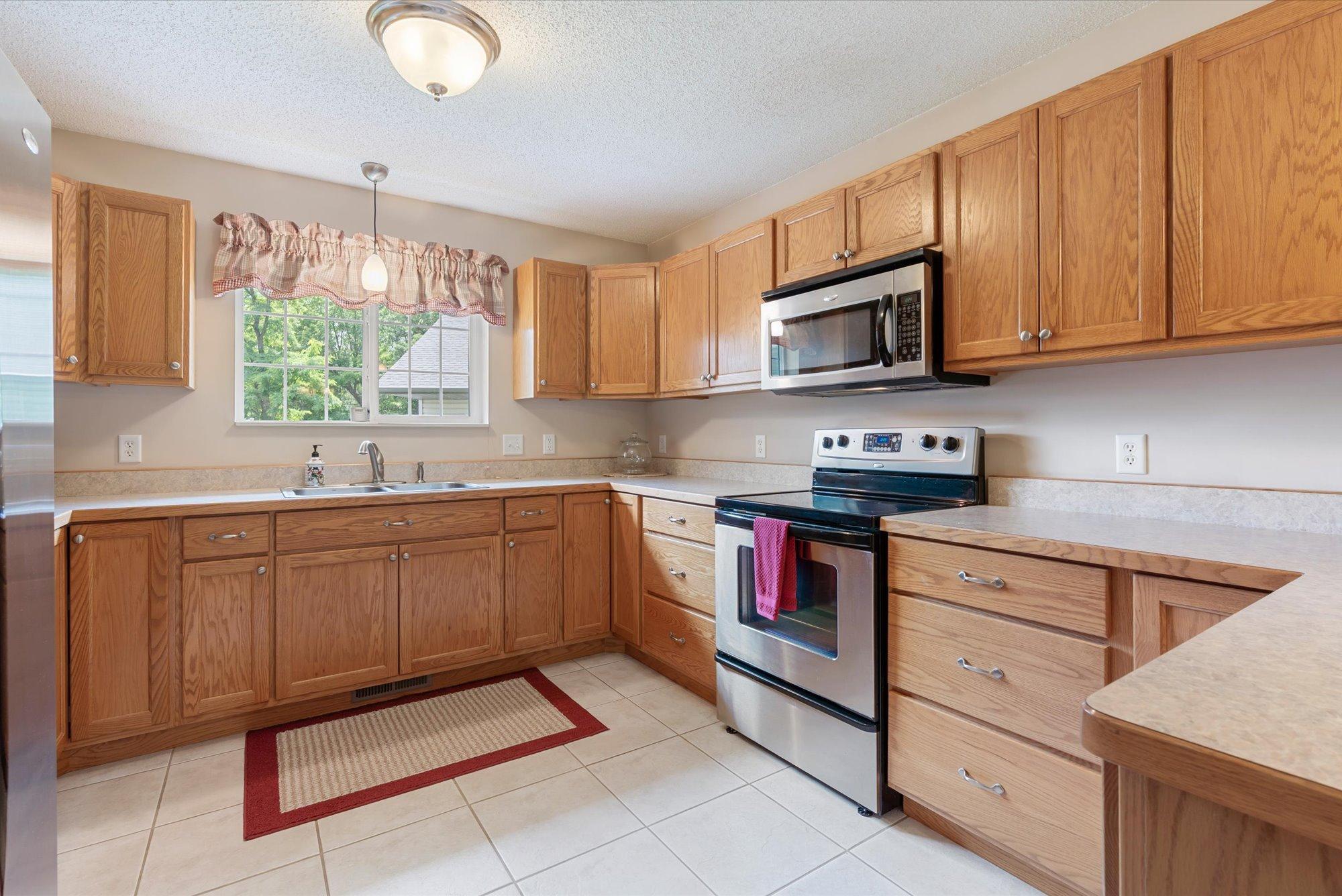 2005 townhouse for sale at 4474 Griffin Circle in Pequot Lakes, MN — 3 bed, 2 bath (photo 5 of 19)